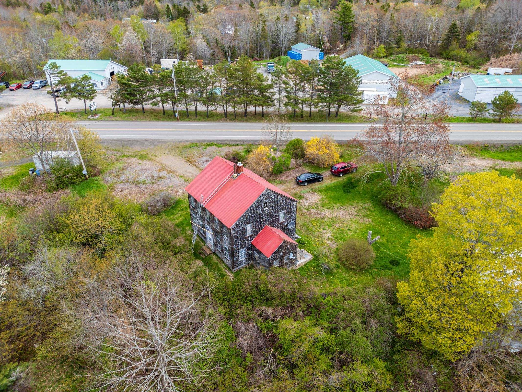 $220,000.00: 9427 Highway 8, Lequille