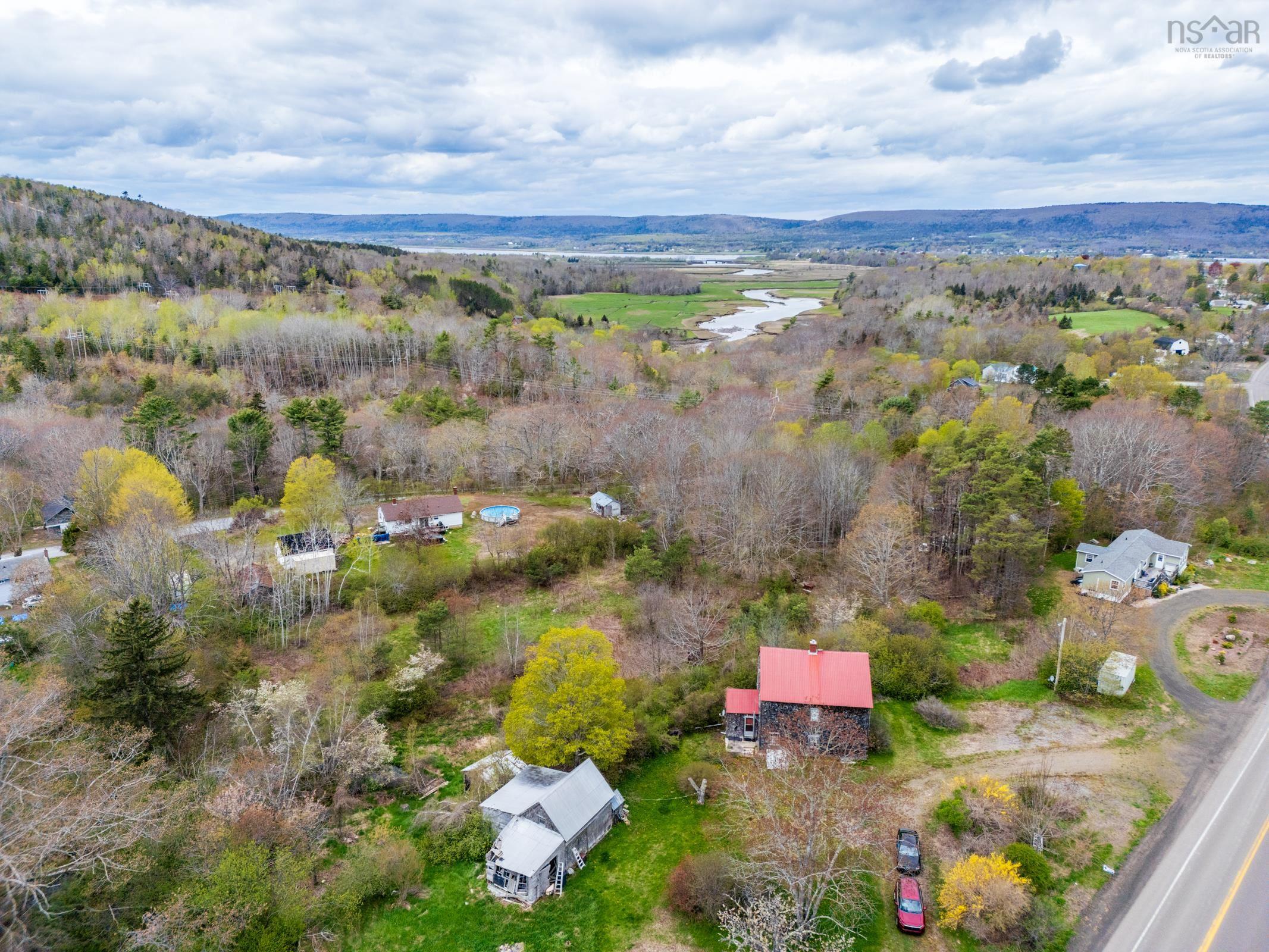 $220,000.00: 9427 Highway 8, Lequille