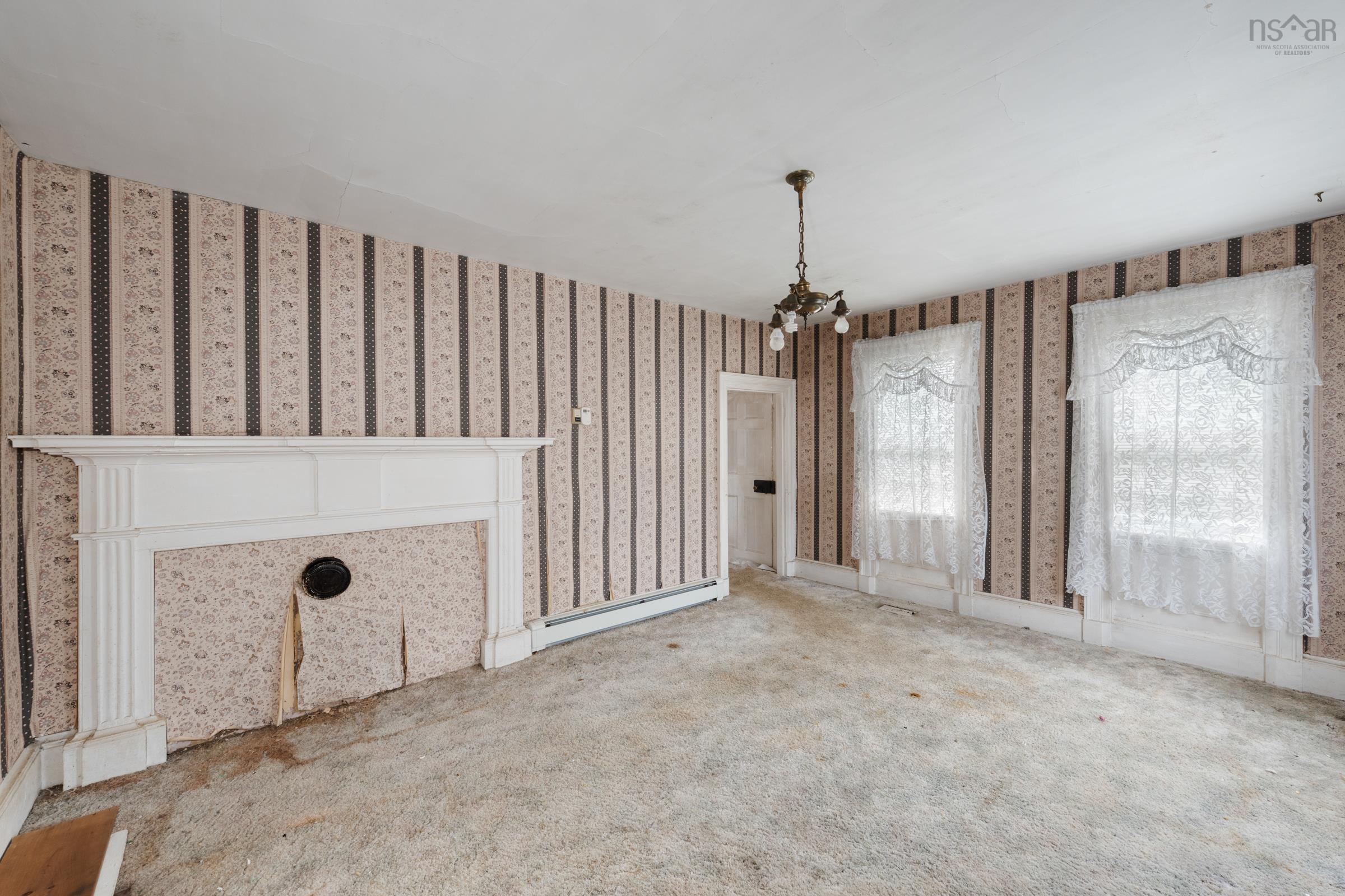 $220,000.00: 9427 Highway 8, Lequille