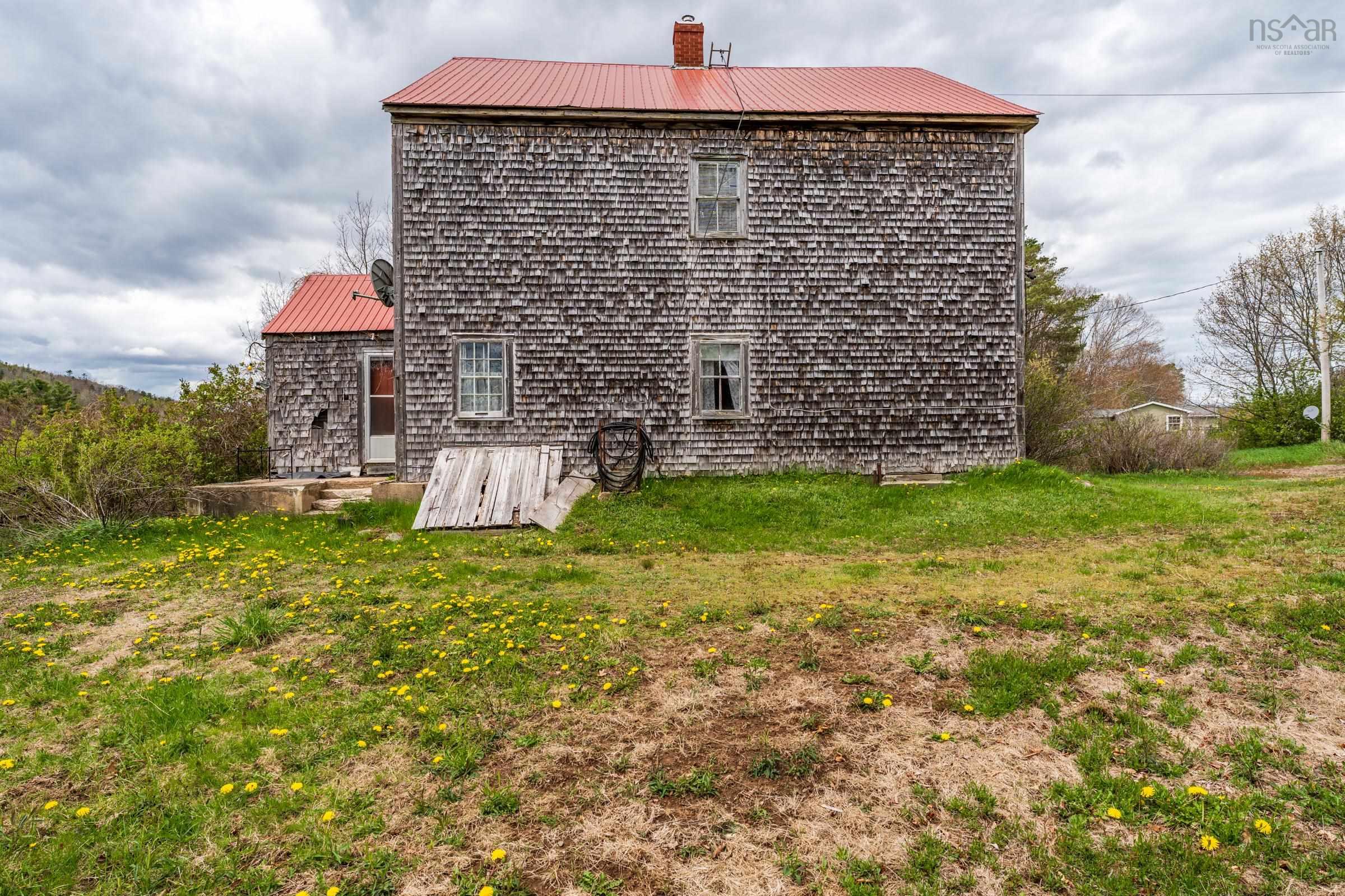 $220,000.00: 9427 Highway 8, Lequille