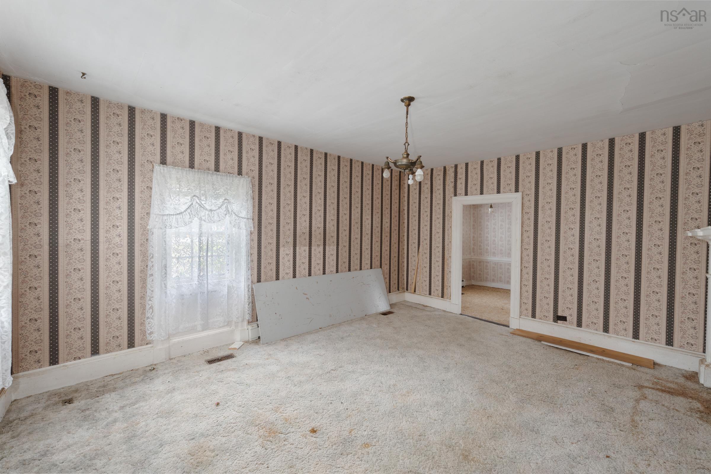 $220,000.00: 9427 Highway 8, Lequille
