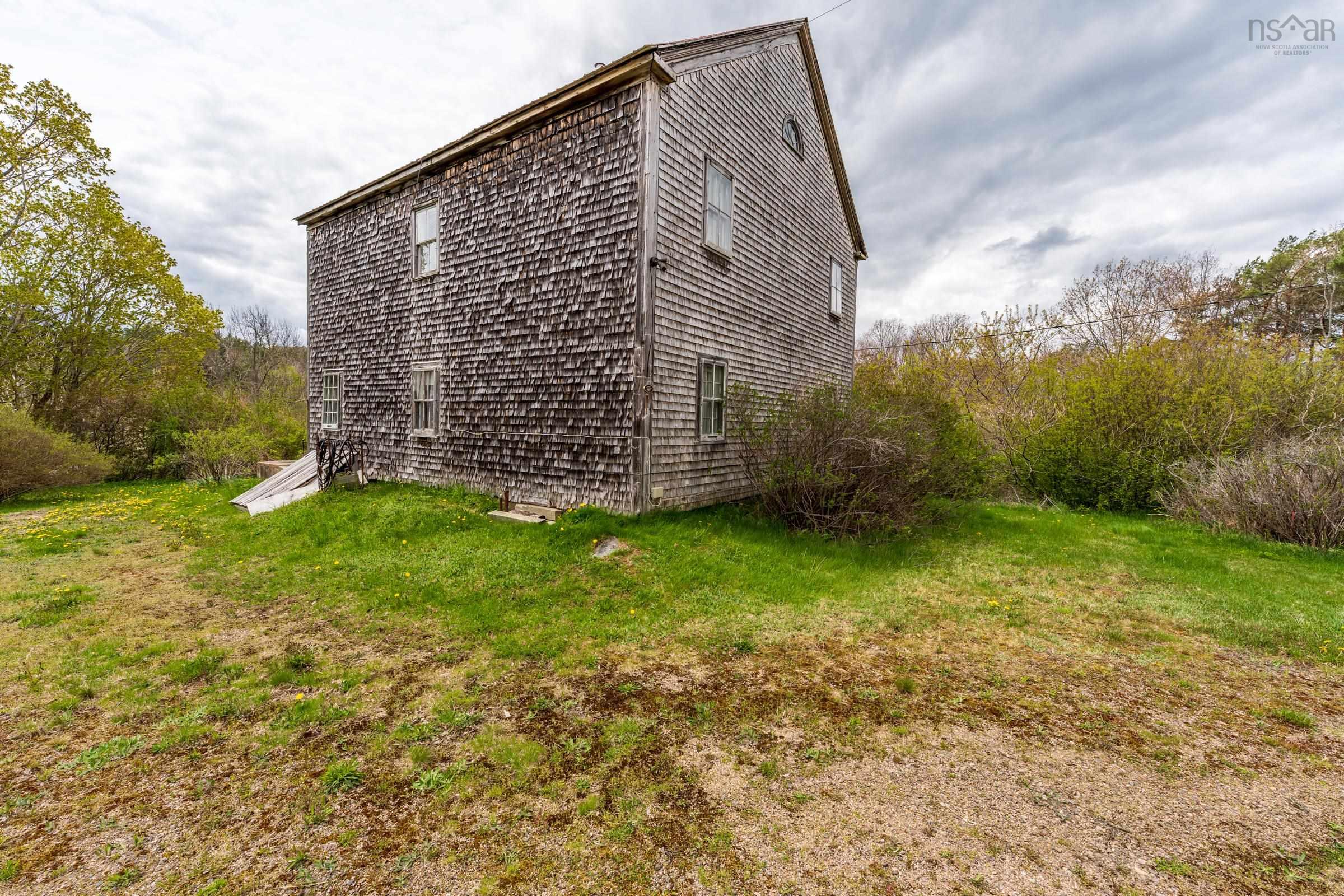 $220,000.00: 9427 Highway 8, Lequille