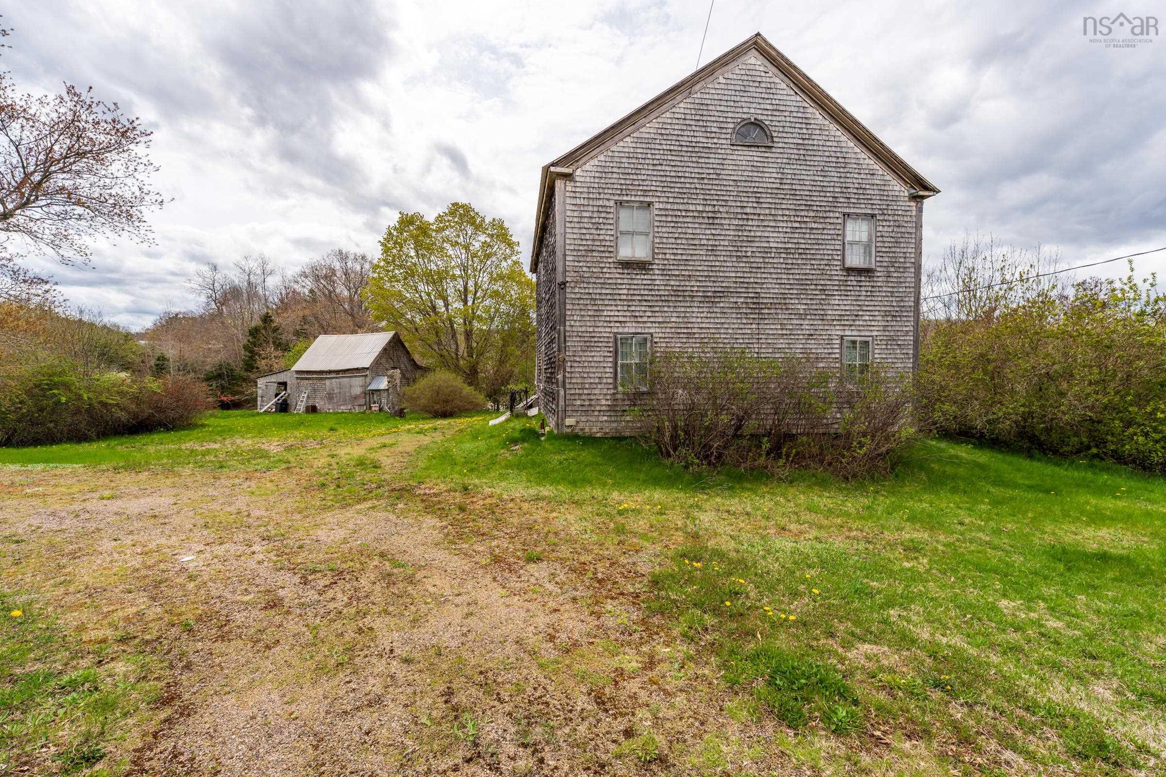 $220,000.00: 9427 Highway 8, Lequille