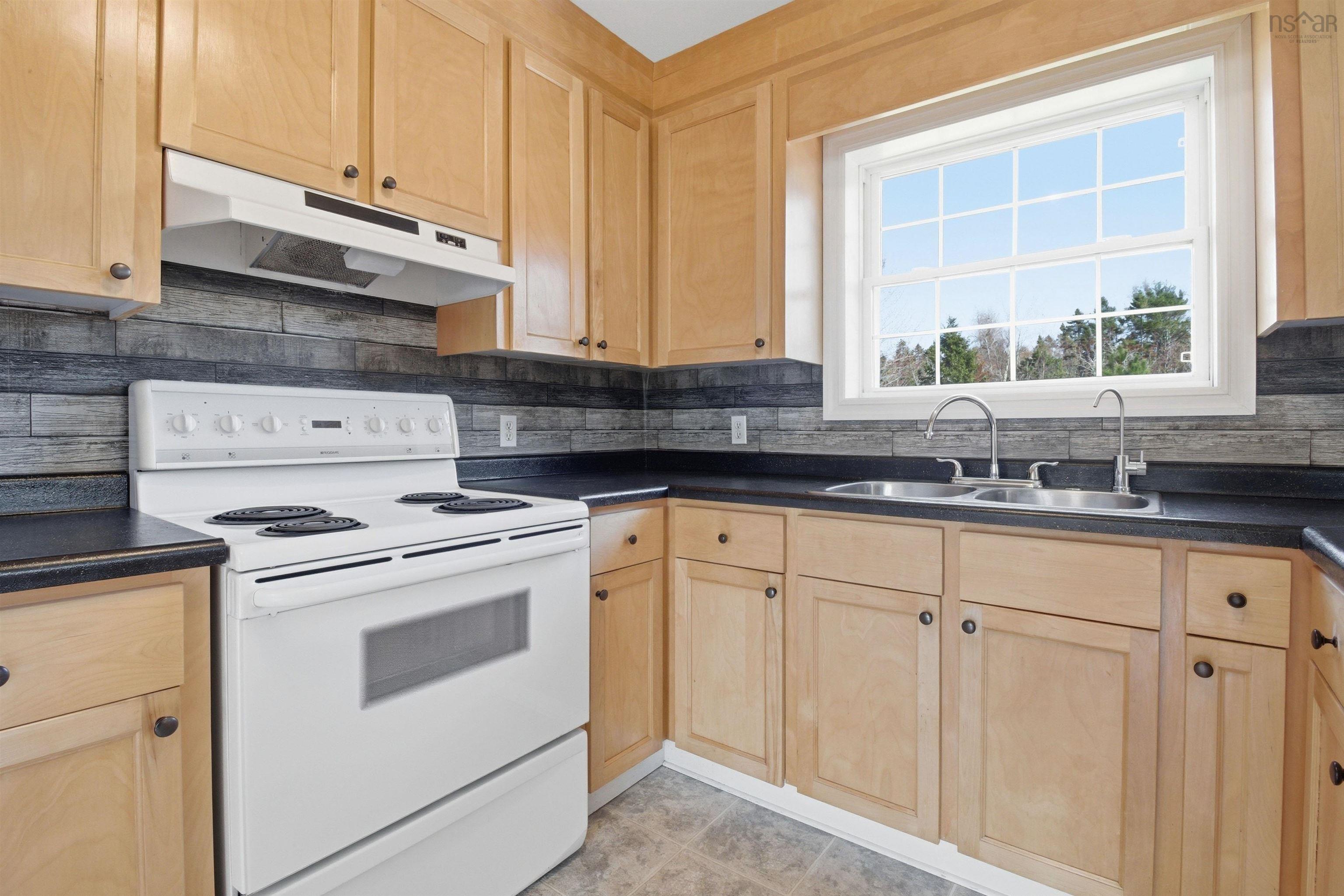 $424,900.00: 300 Old Trunk 3 Road, East Chester