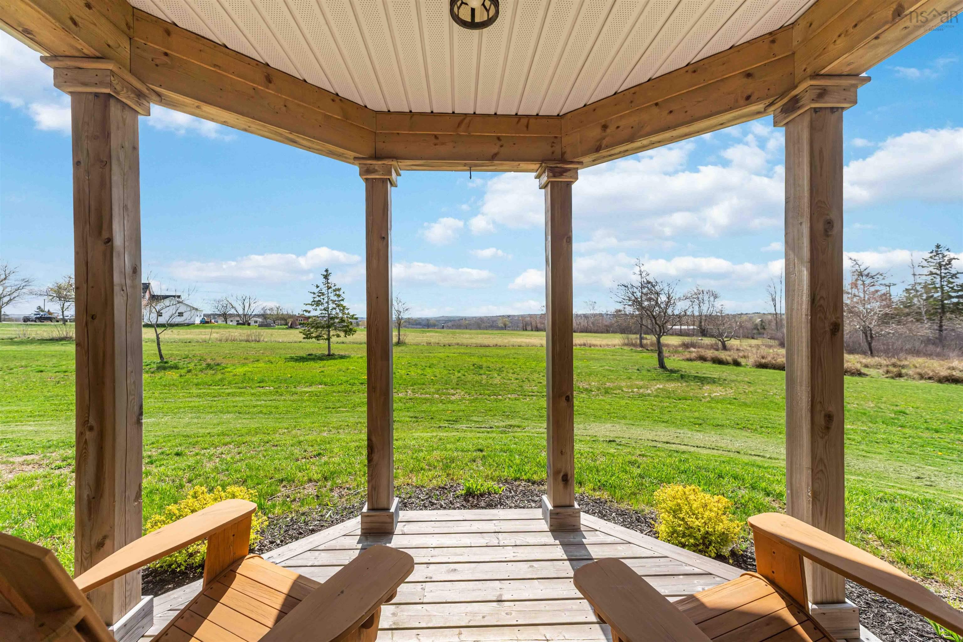 $649,000.00: 1572 Lansdowne Road, Bear River