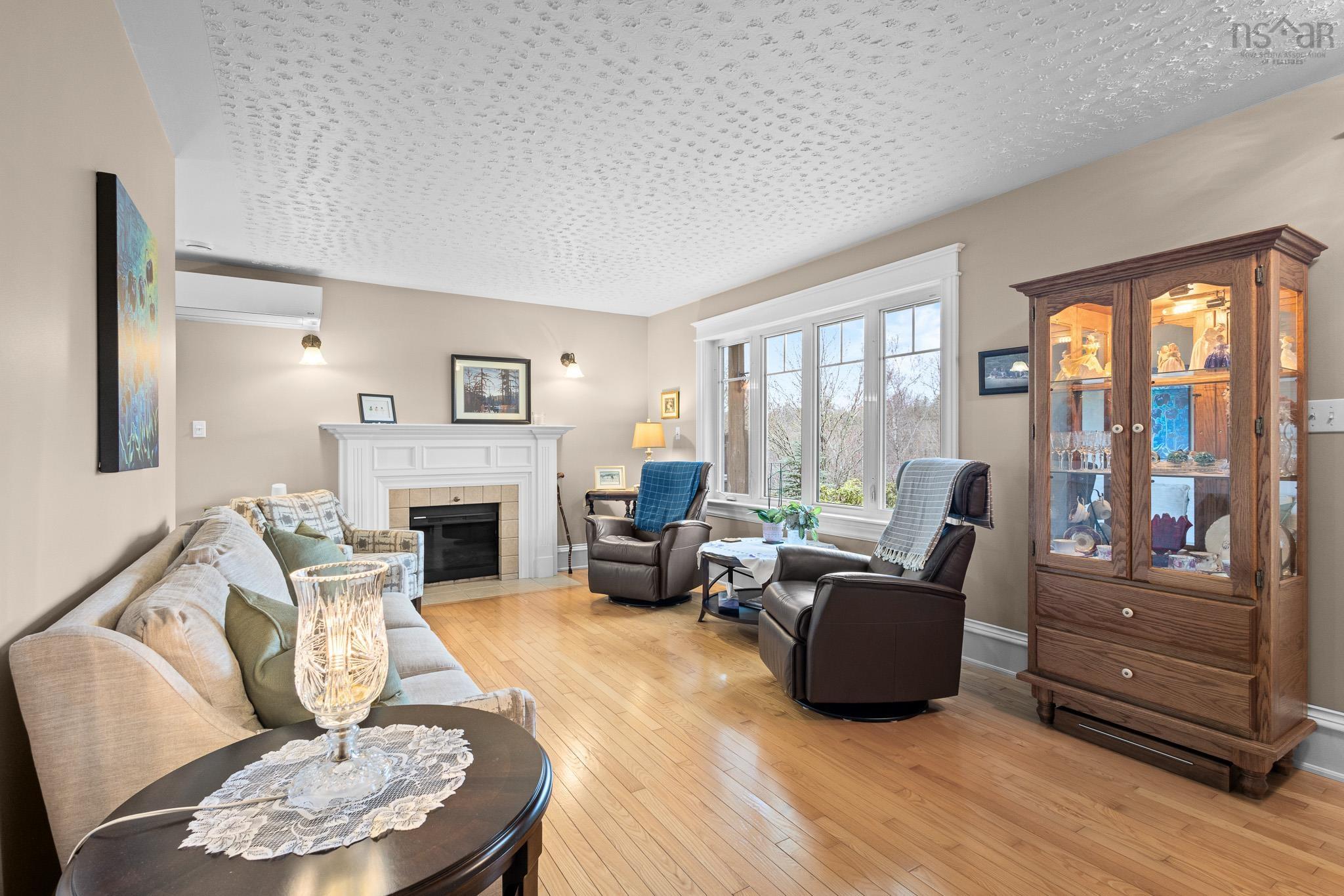 $549,900.00: 6054 Highway 1, Ellershouse