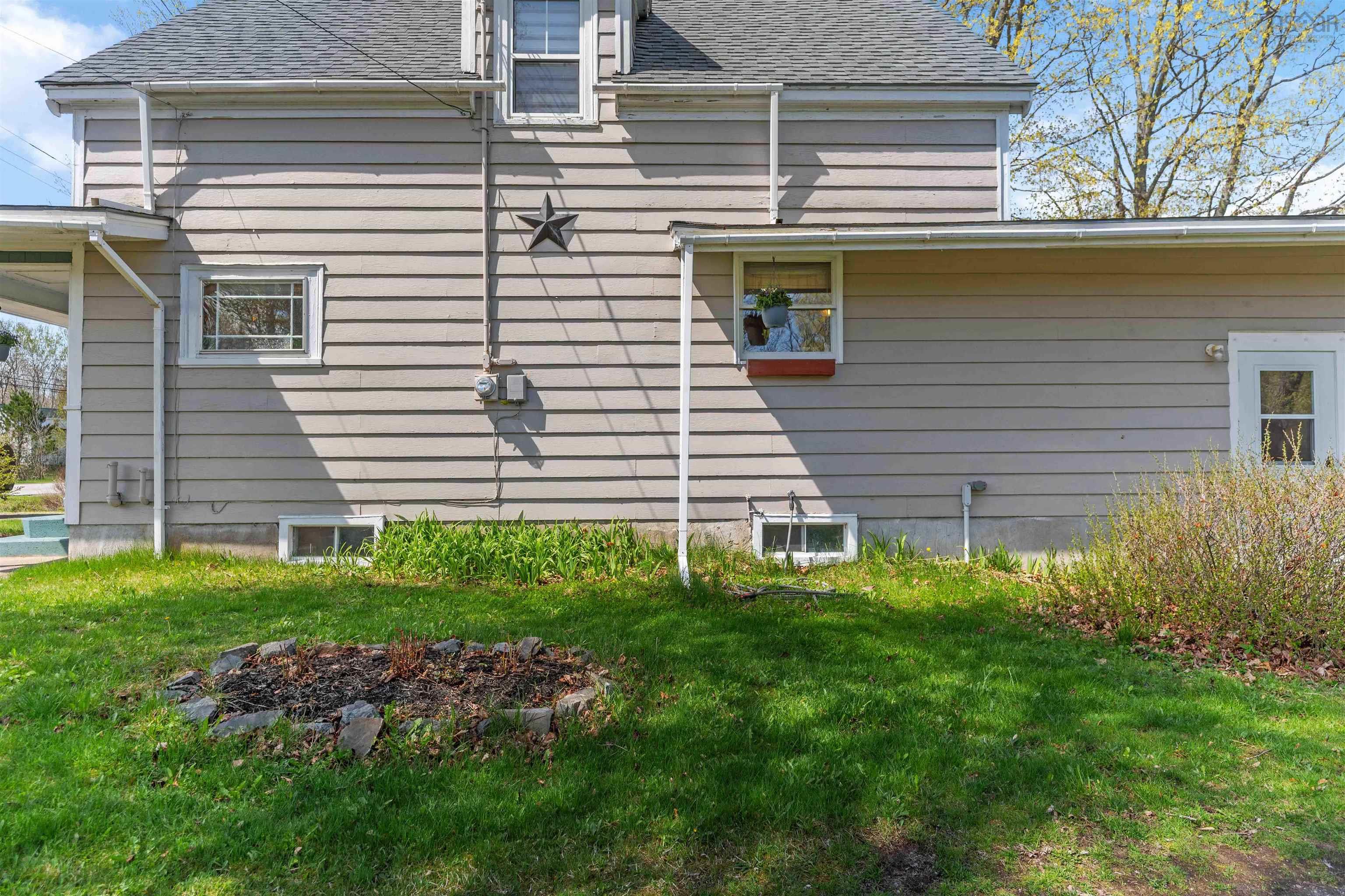 $324,900.00: 14305 Highway 1, Wilmot