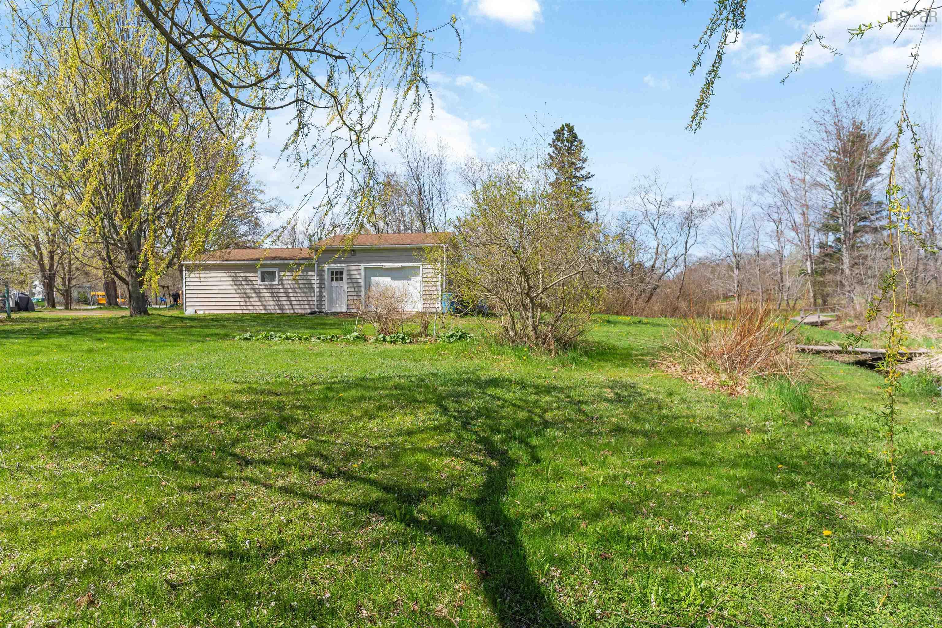 $324,900.00: 14305 Highway 1, Wilmot