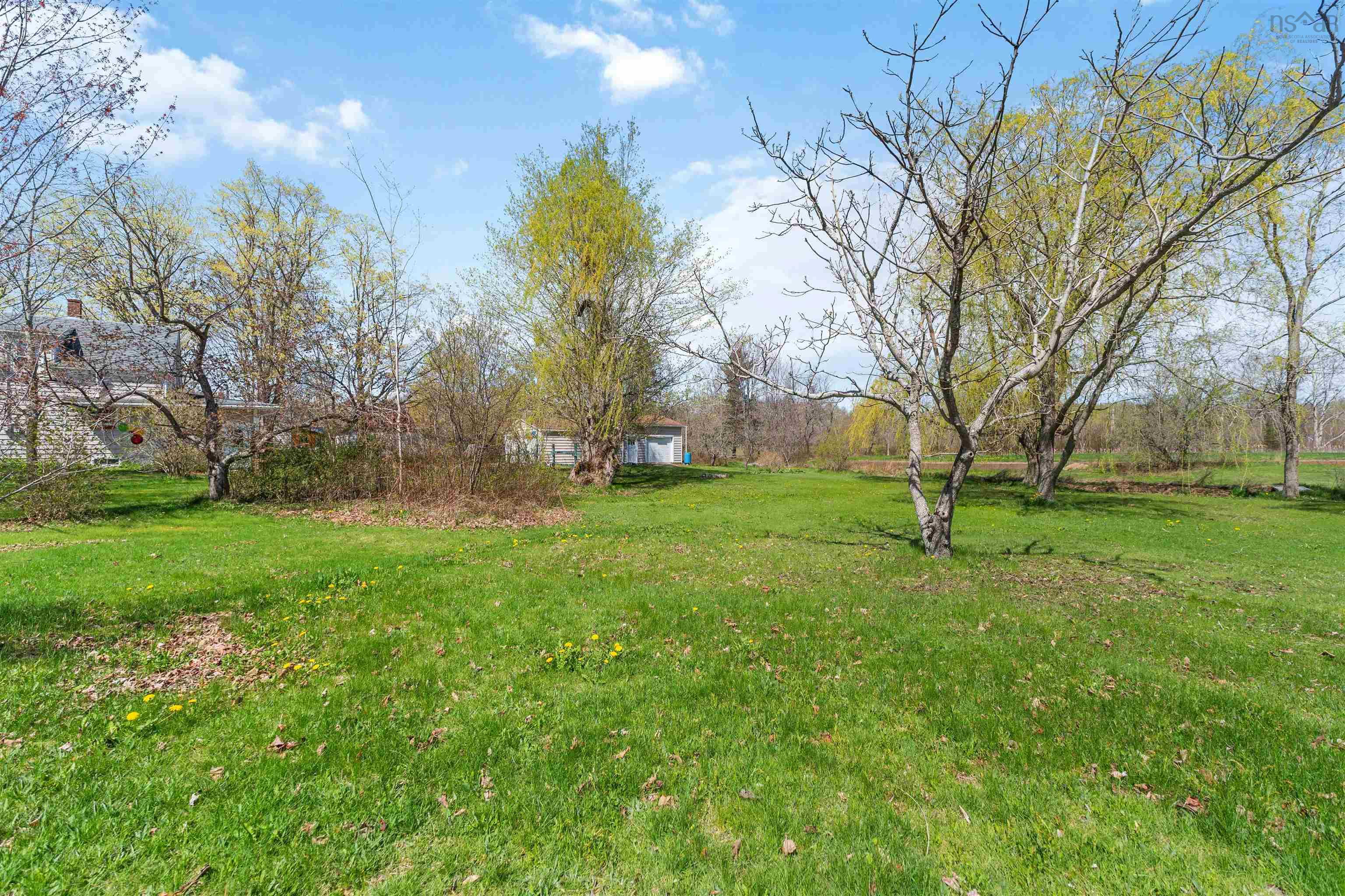 $324,900.00: 14305 Highway 1, Wilmot
