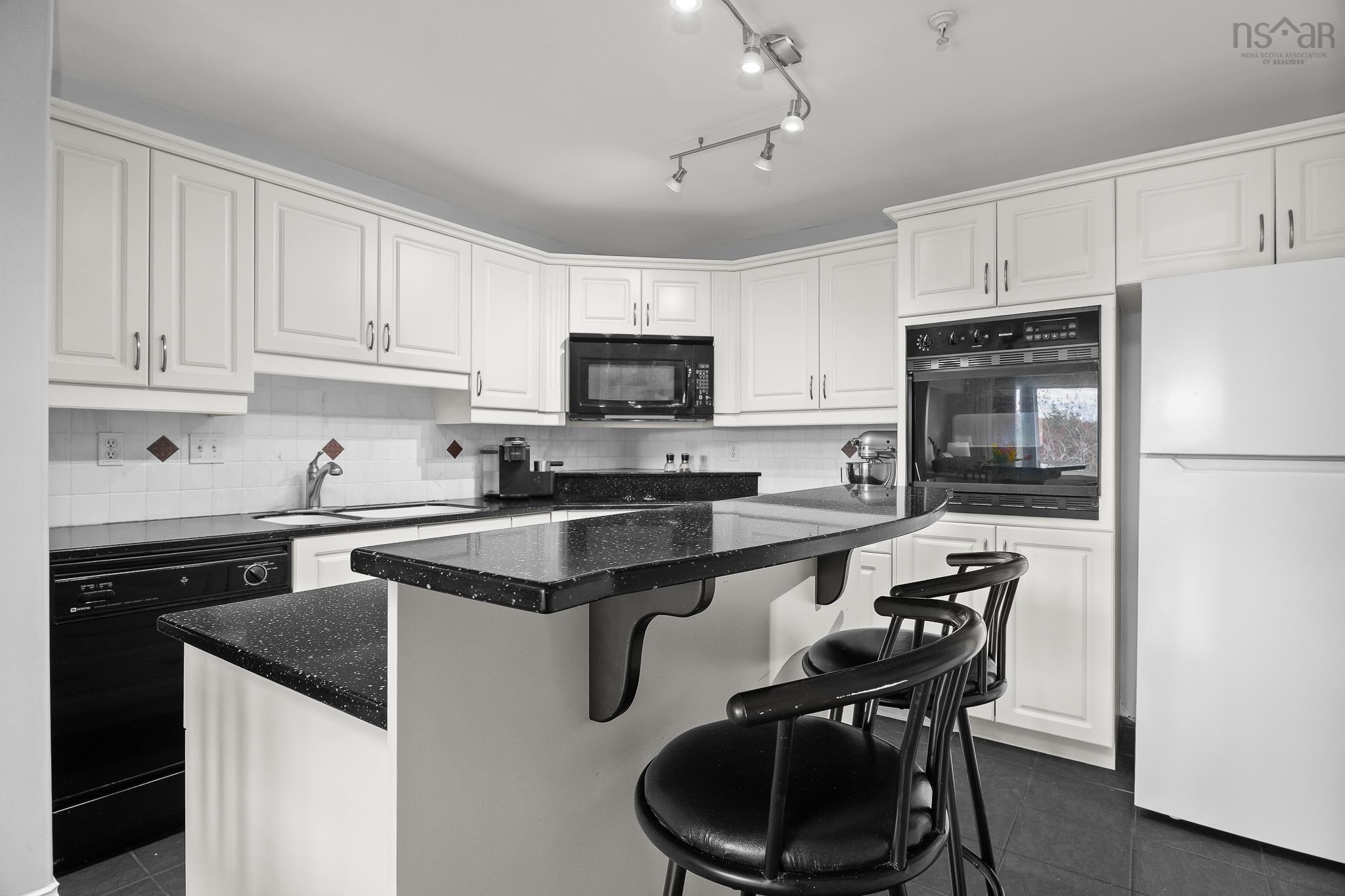 407 2 Lake Drive, Bedford, NS (MLS 202610553)