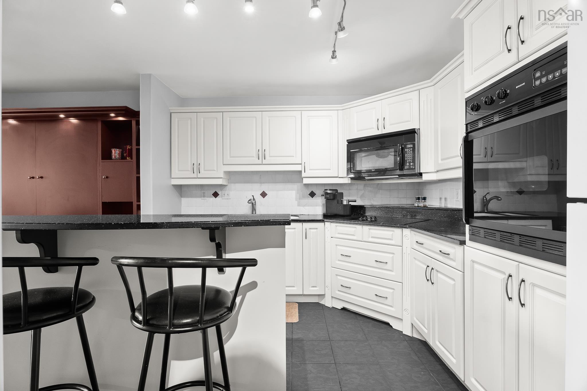 407 2 Lake Drive, Bedford, NS (MLS 202610553)