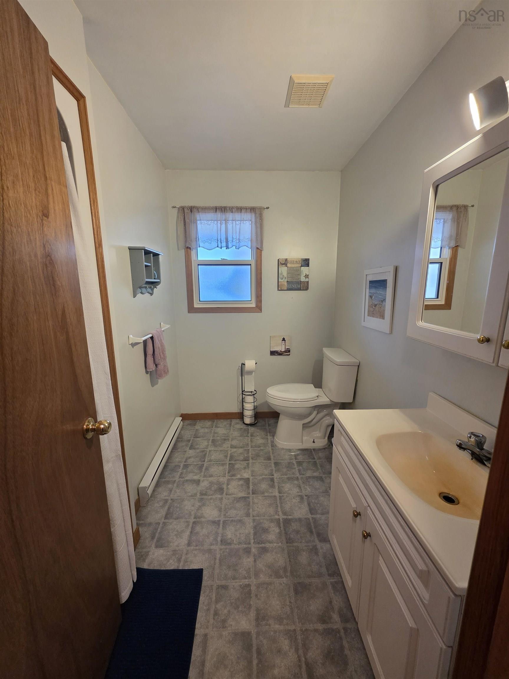 $399,900.00: 45 Shady Lane, Big Bras D