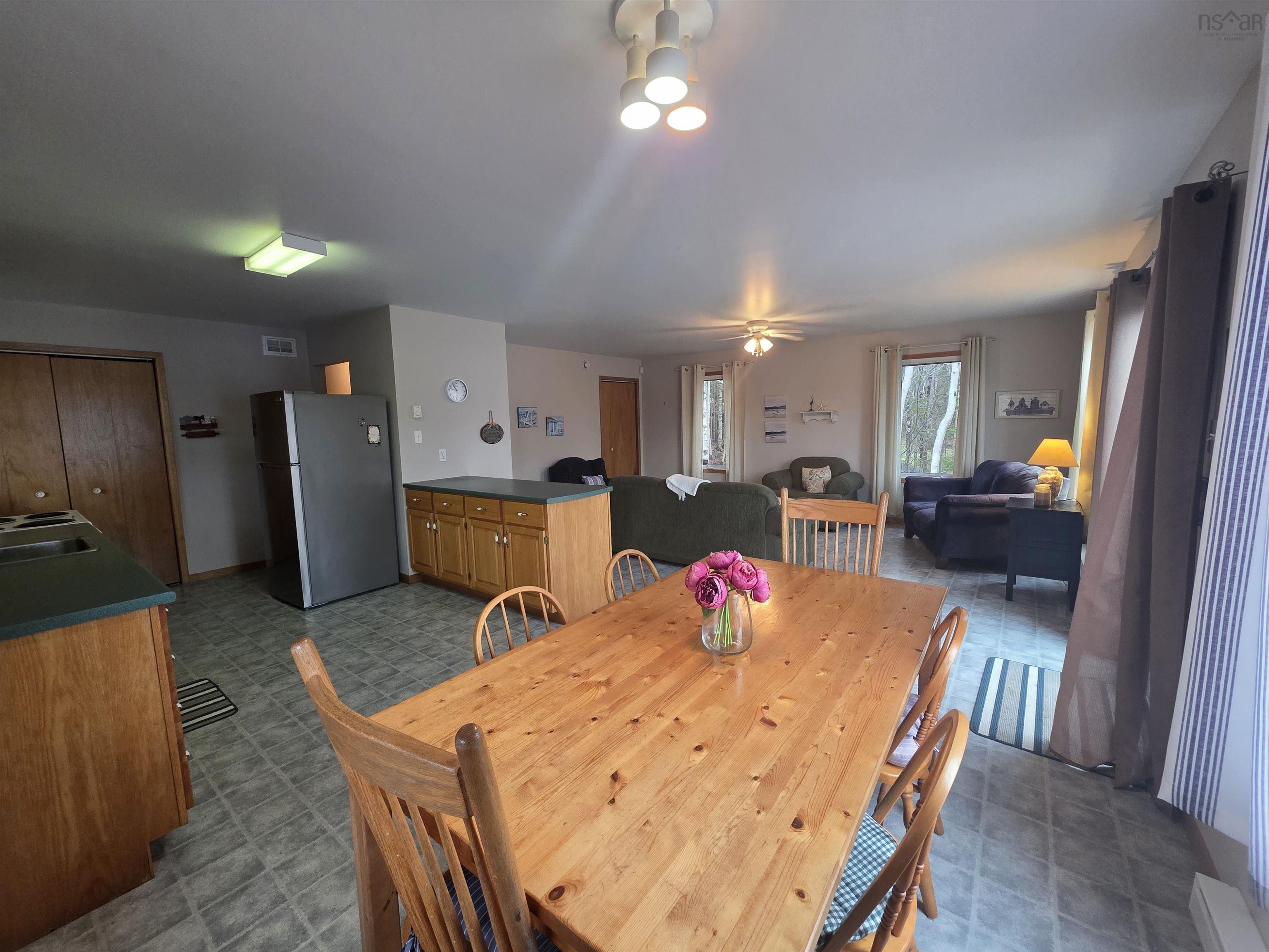$399,900.00: 45 Shady Lane, Big Bras D