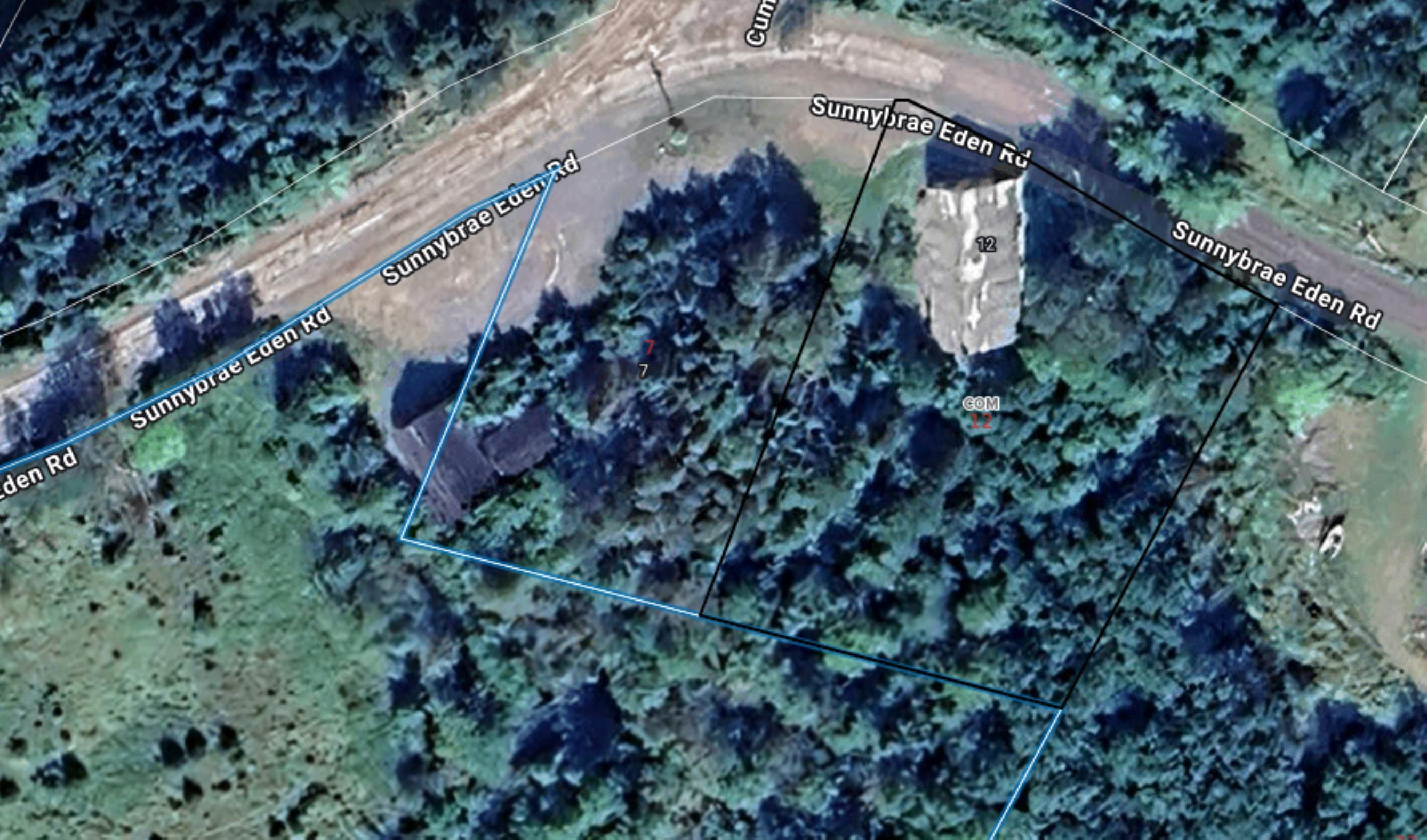 $35,000.00: Lot East River East Side Road, St Paul's