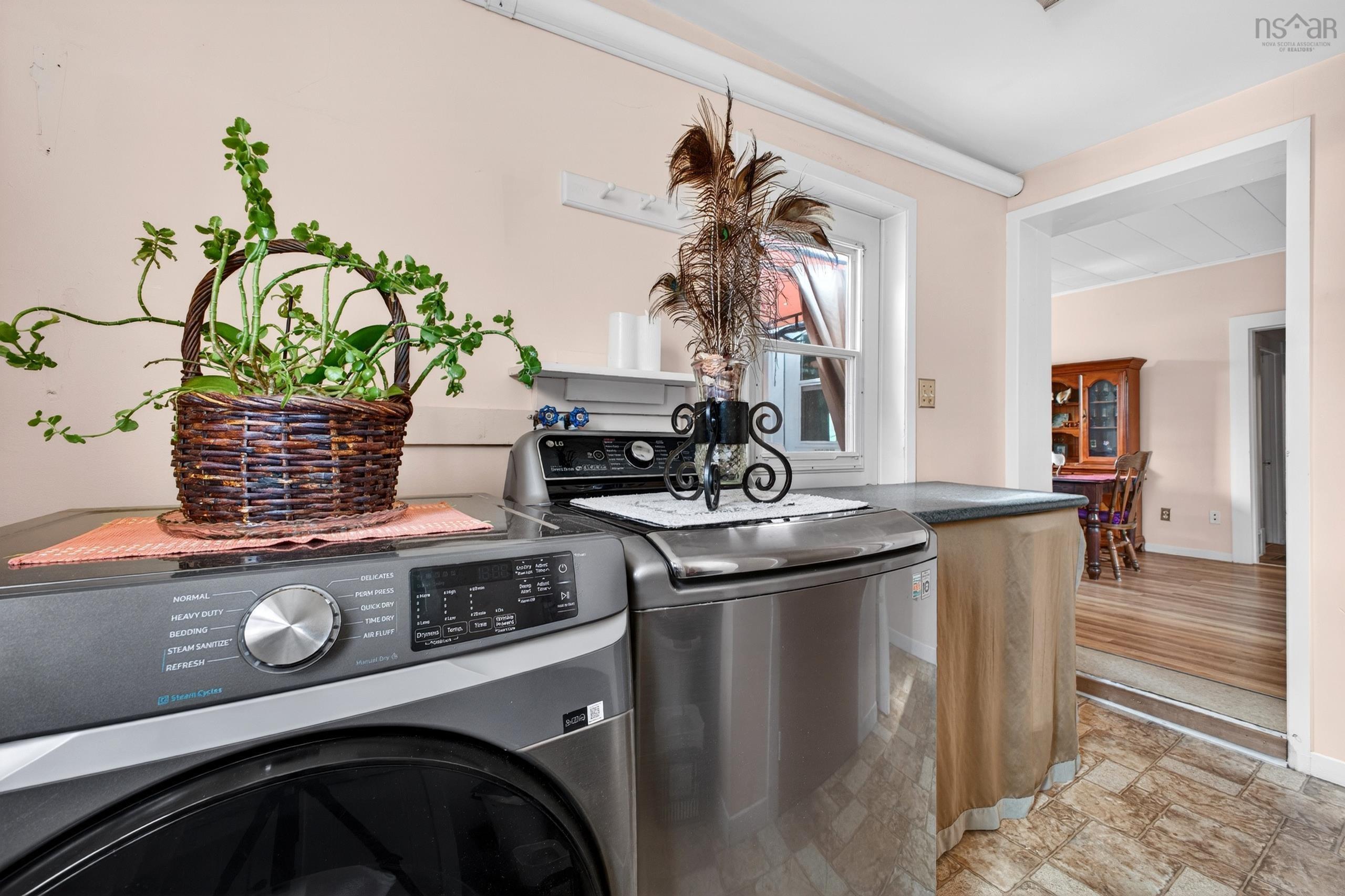 $424,900.00: 294 QUEEN Street, Truro