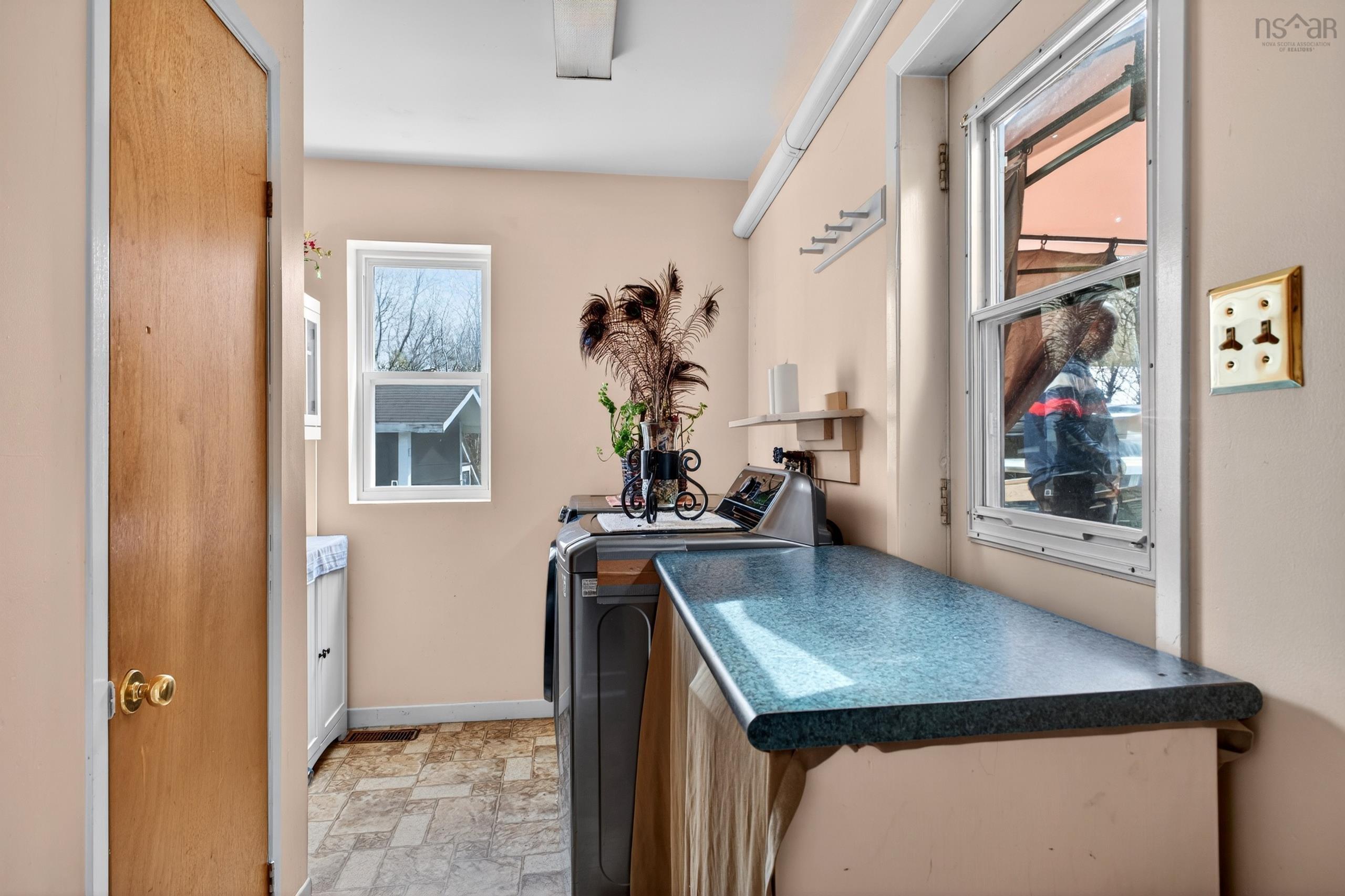 $424,900.00: 294 QUEEN Street, Truro