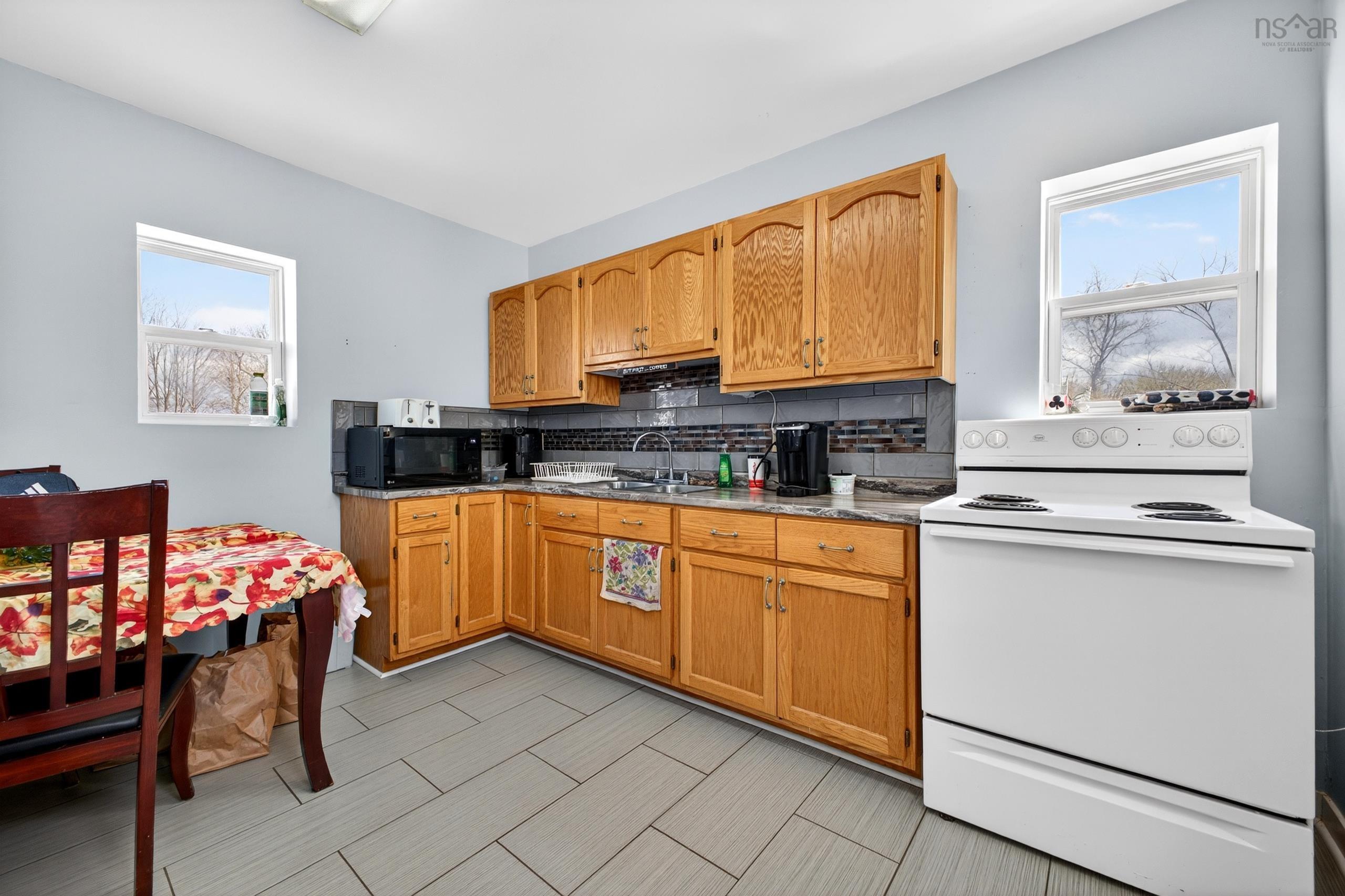 $424,900.00: 294 QUEEN Street, Truro