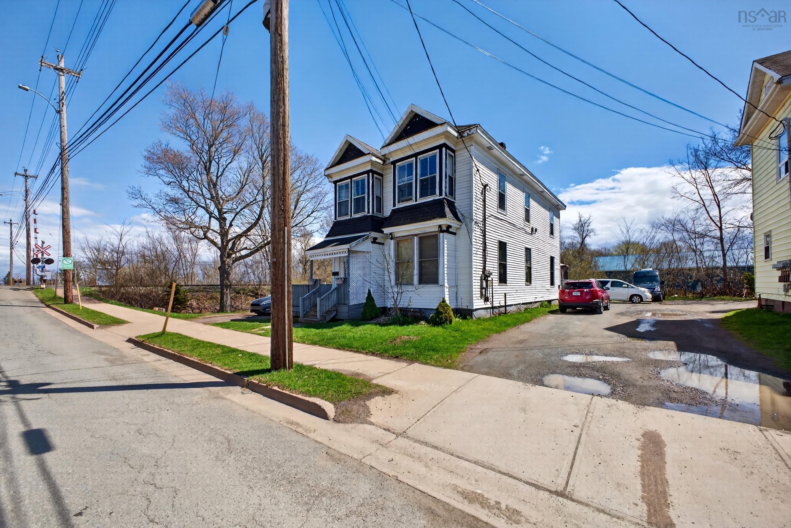 $424,900.00: 294 QUEEN Street, Truro