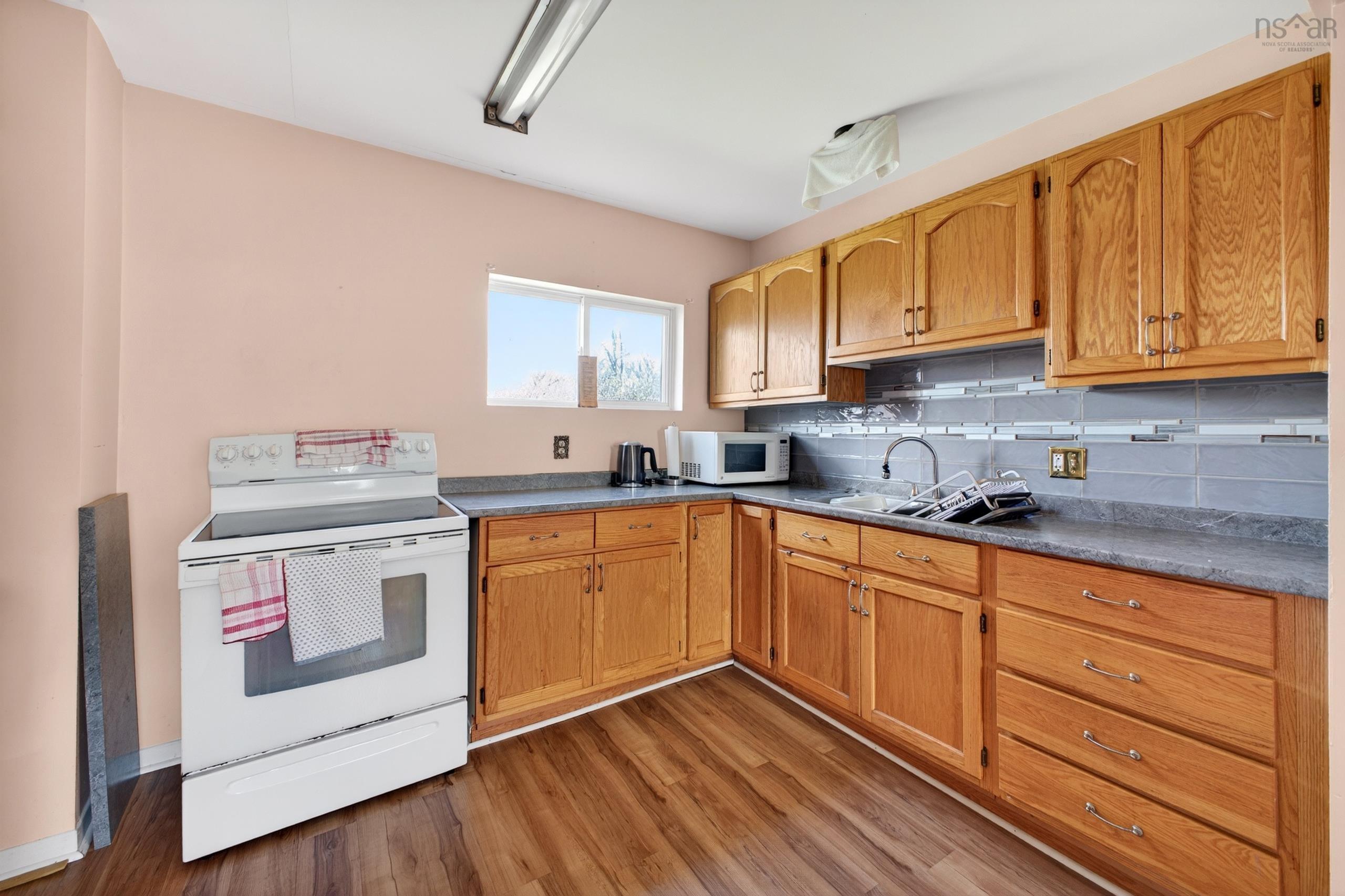 $424,900.00: 294 QUEEN Street, Truro