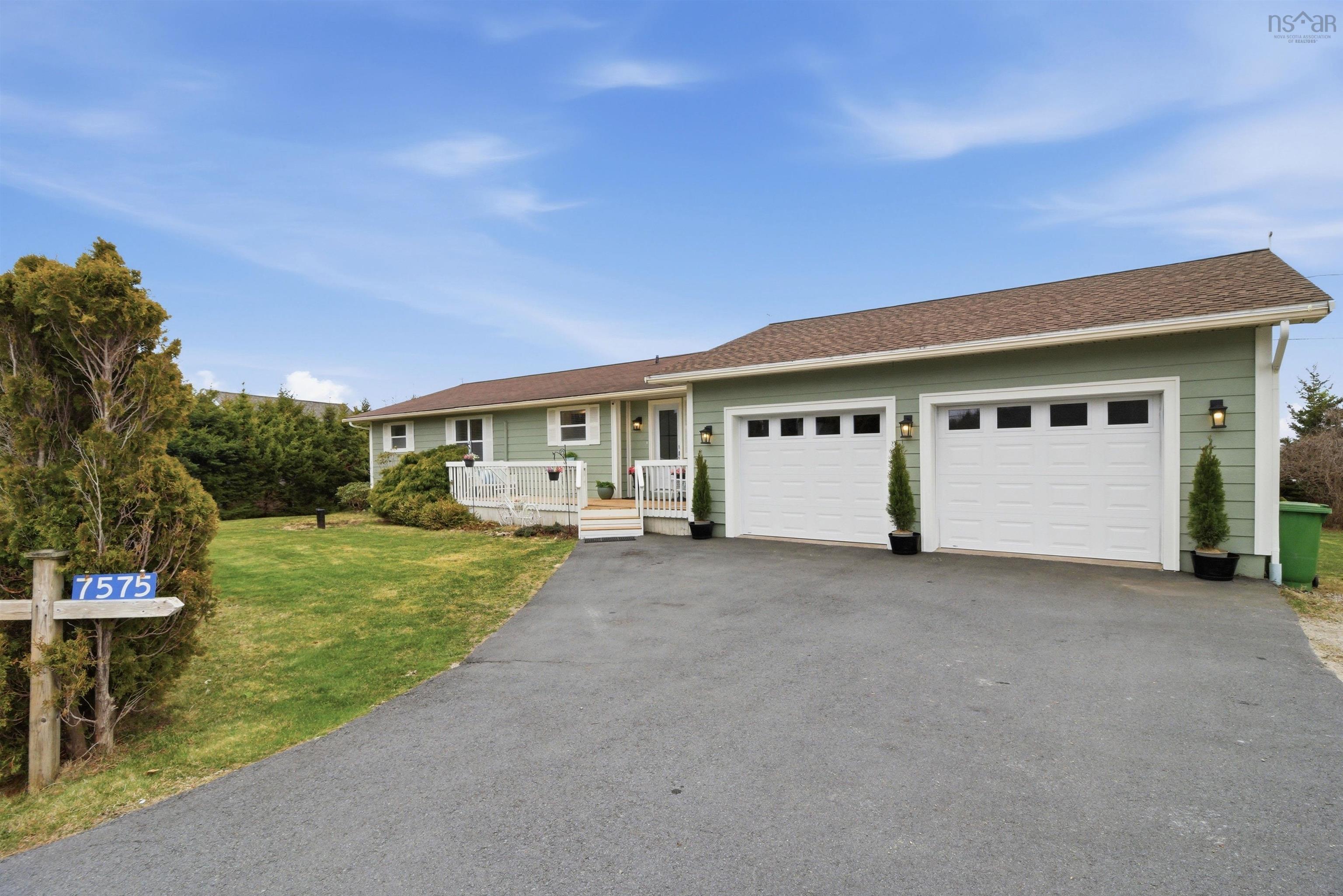 $709,900.00: 7575 Highway 329, East River Point