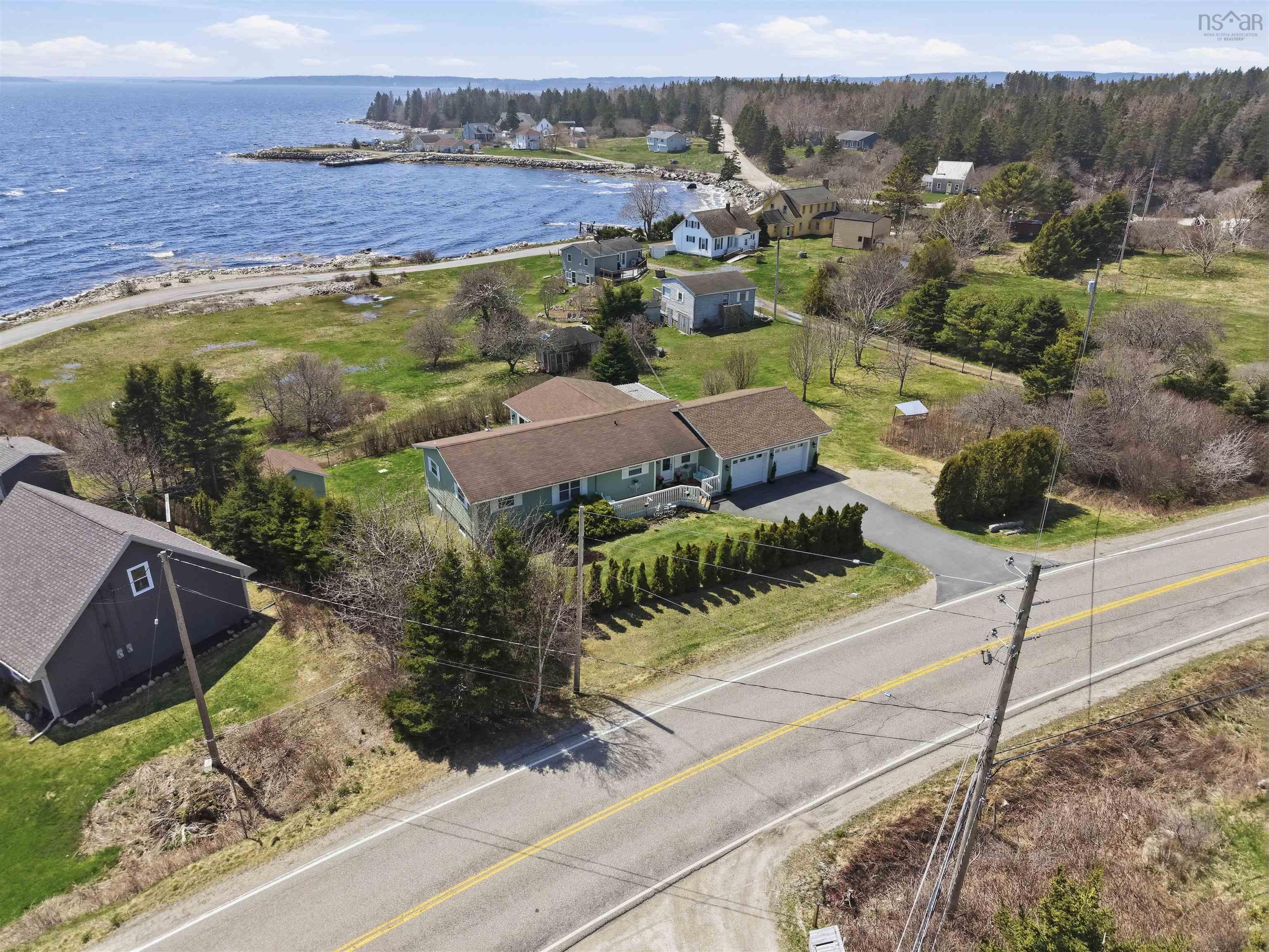 $709,900.00: 7575 Highway 329, East River Point