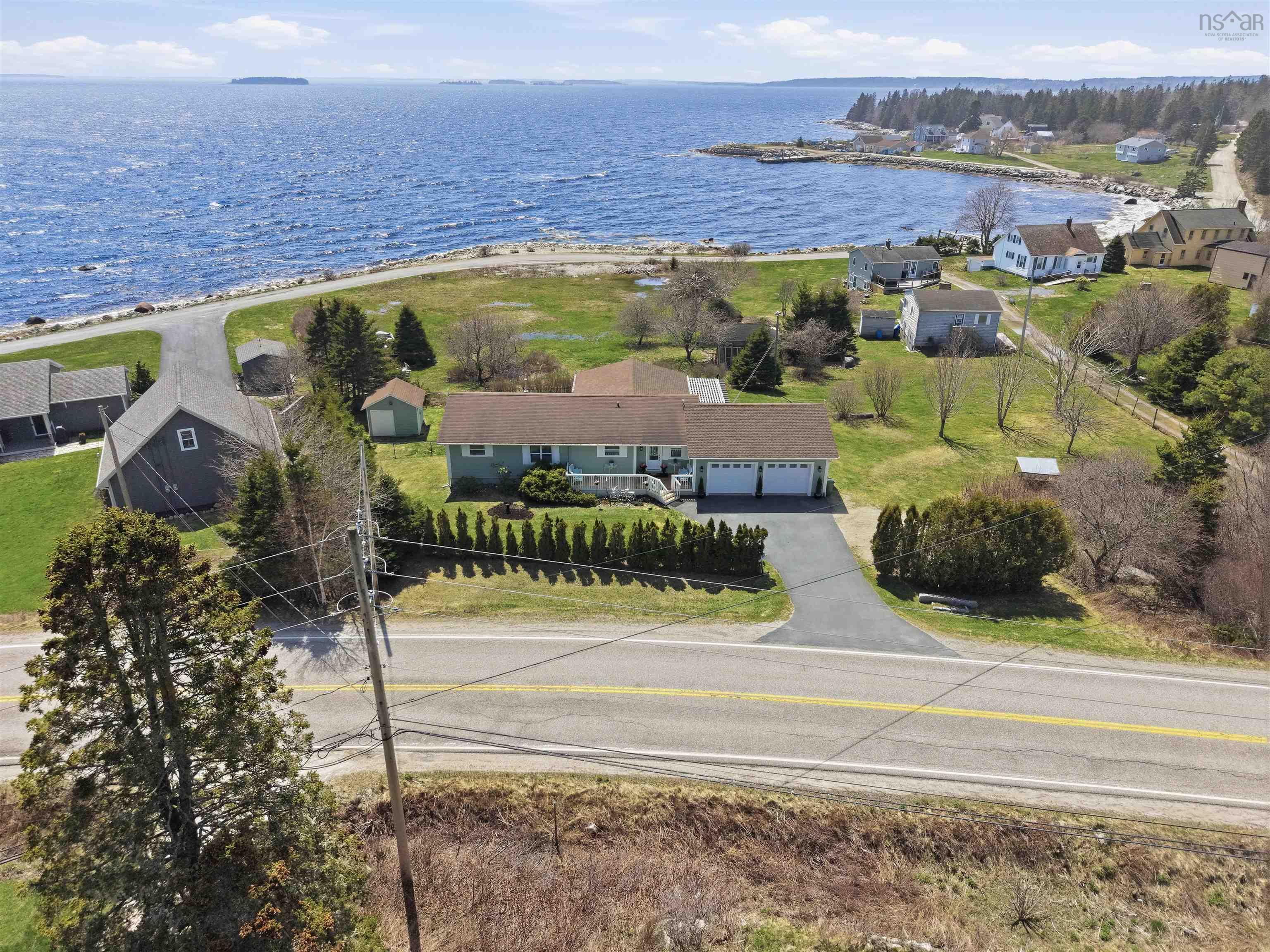 $709,900.00: 7575 Highway 329, East River Point