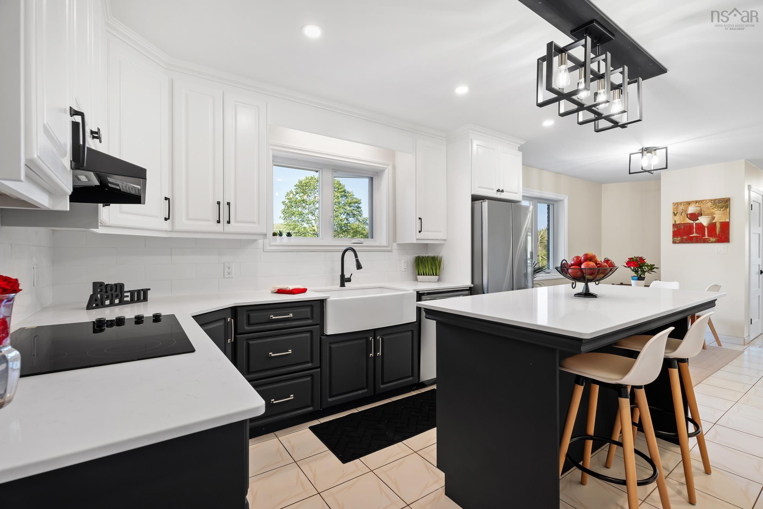$698,000.00: 1518 Patrice Road, Concession