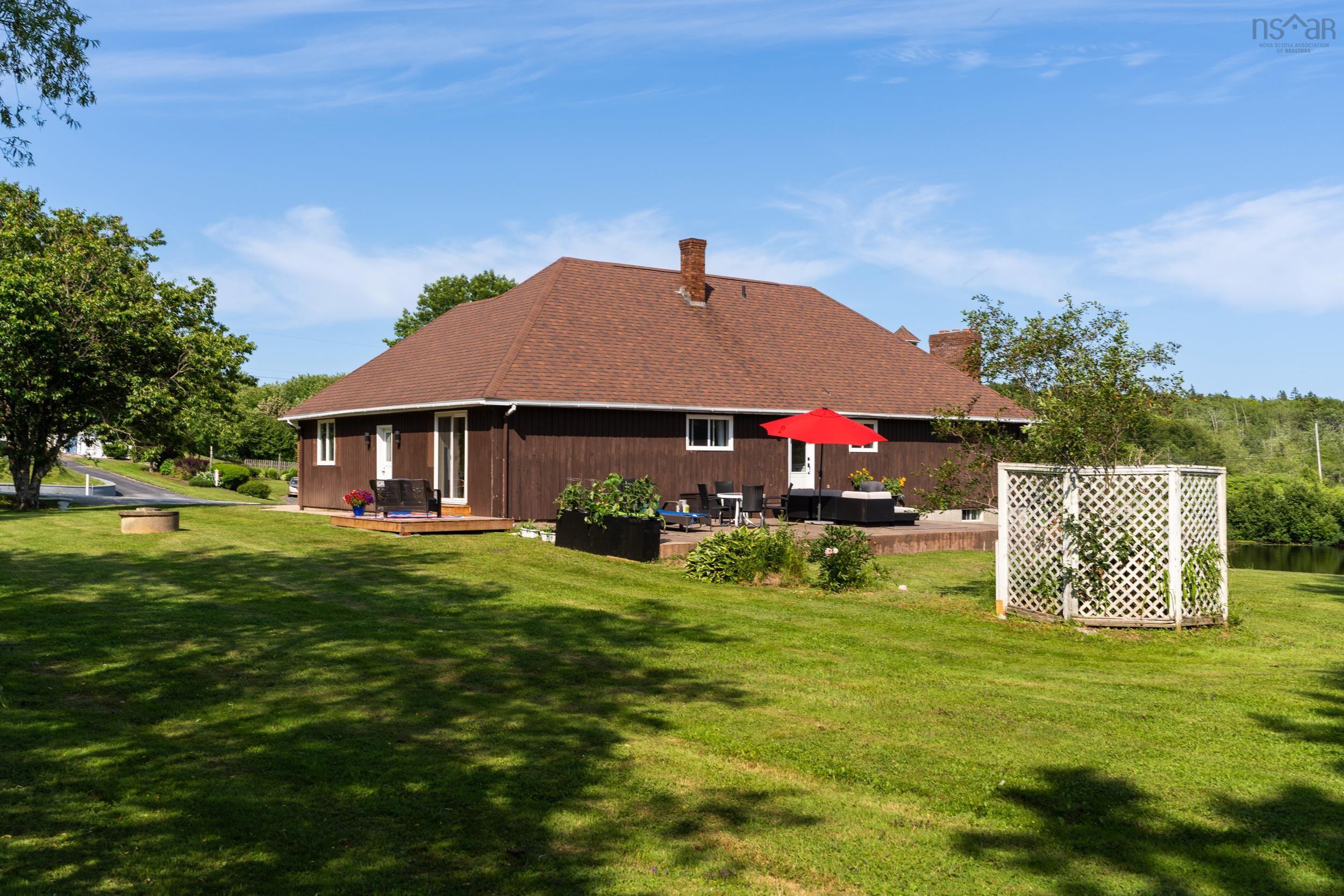 $698,000.00: 1518 Patrice Road, Concession
