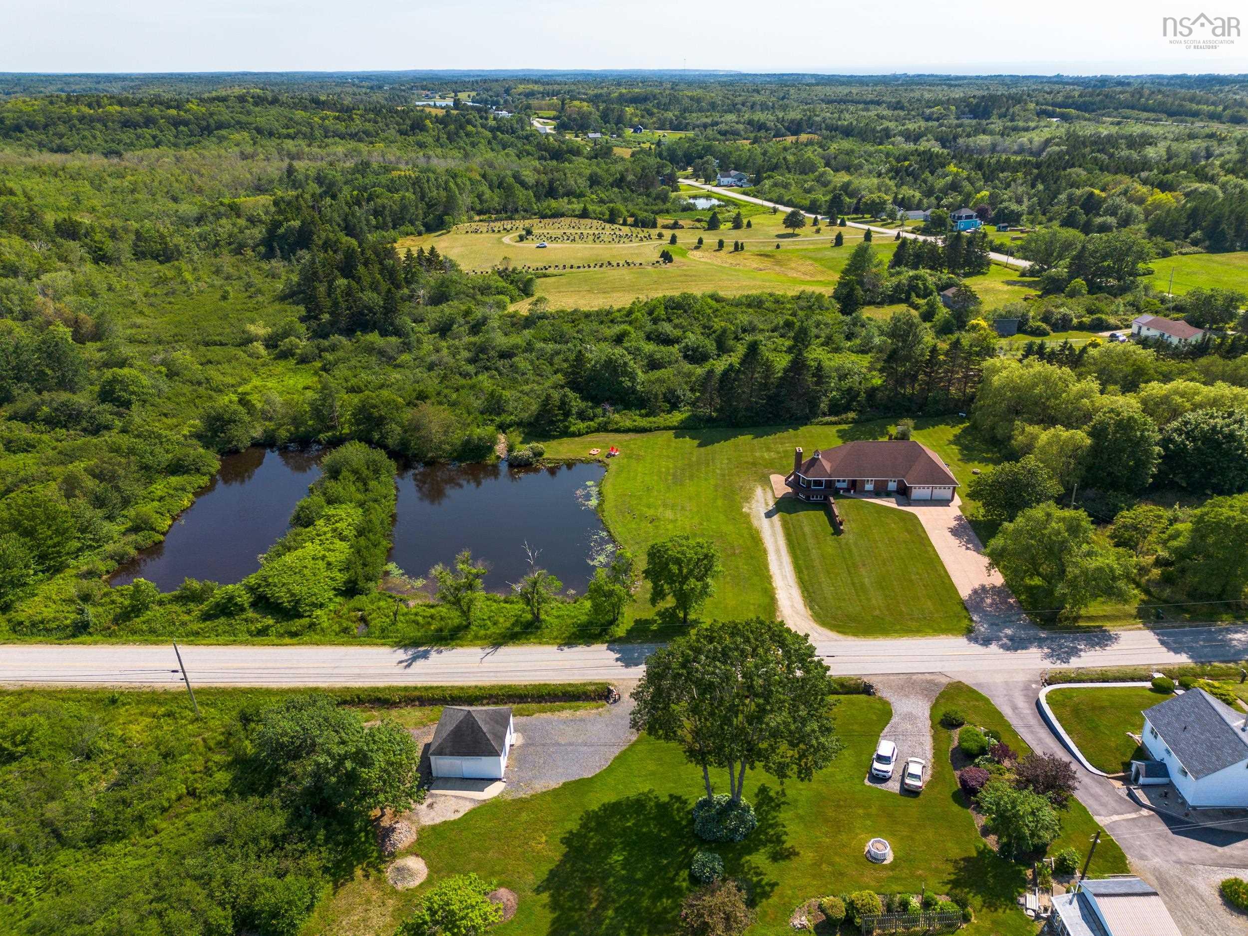 $698,000.00: 1518 Patrice Road, Concession