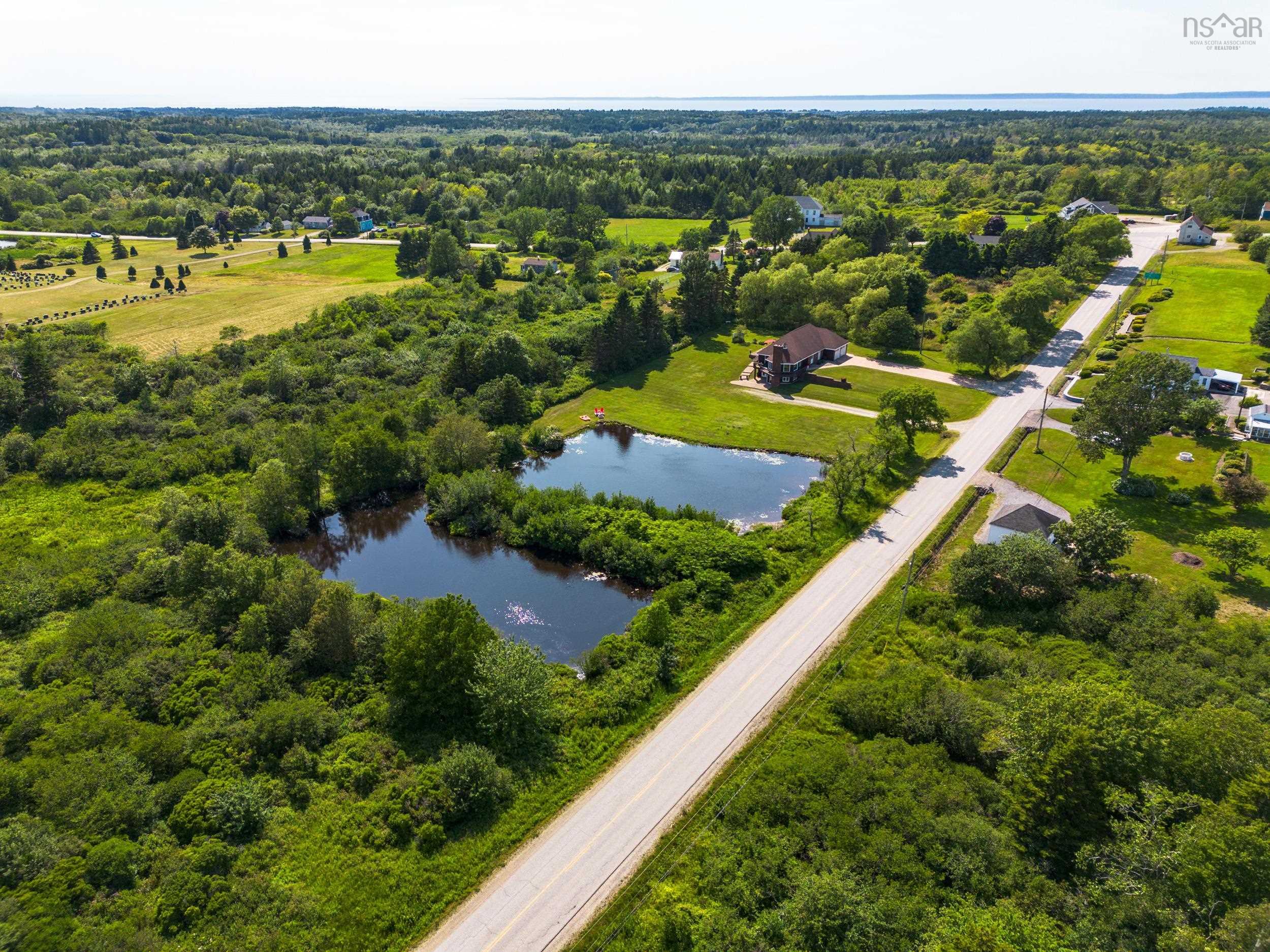 $698,000.00: 1518 Patrice Road, Concession