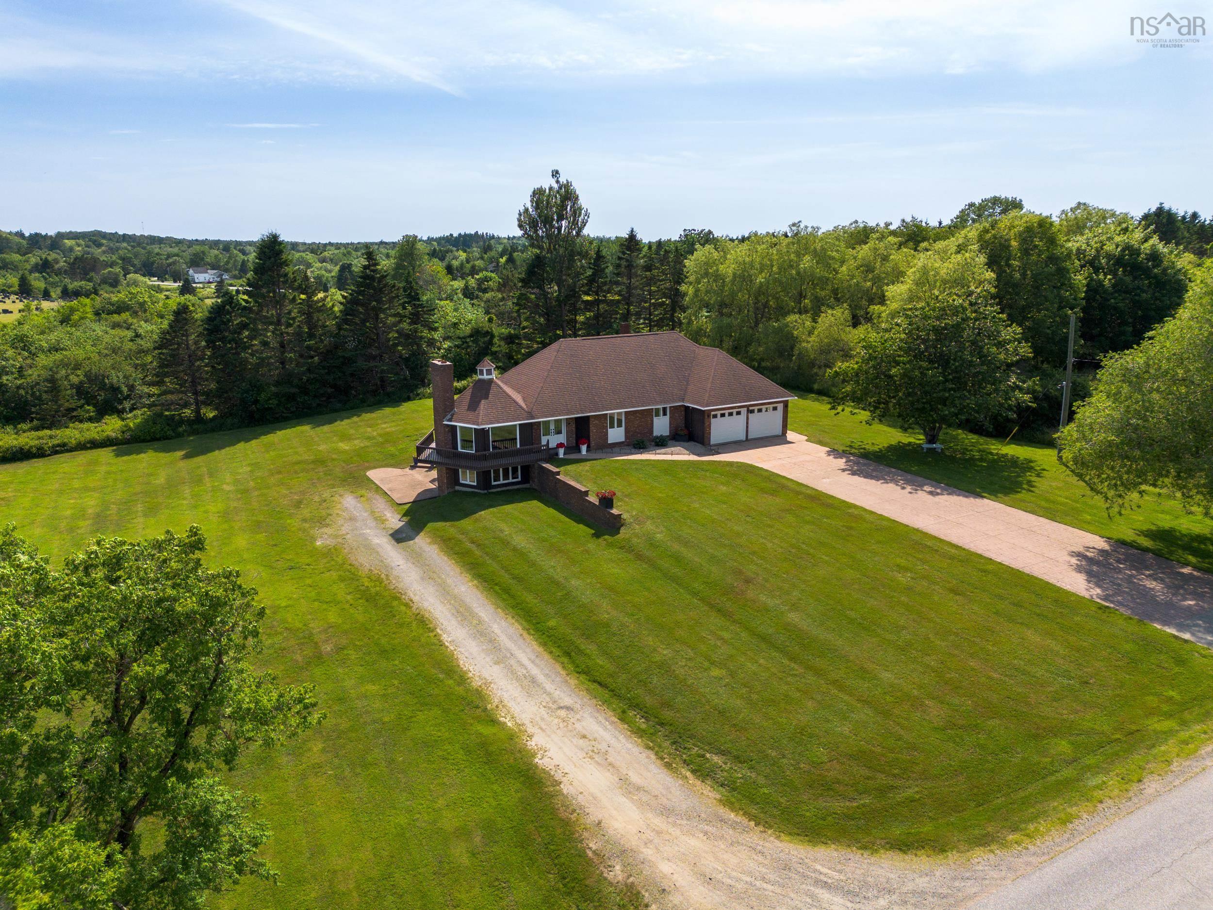 $698,000.00: 1518 Patrice Road, Concession