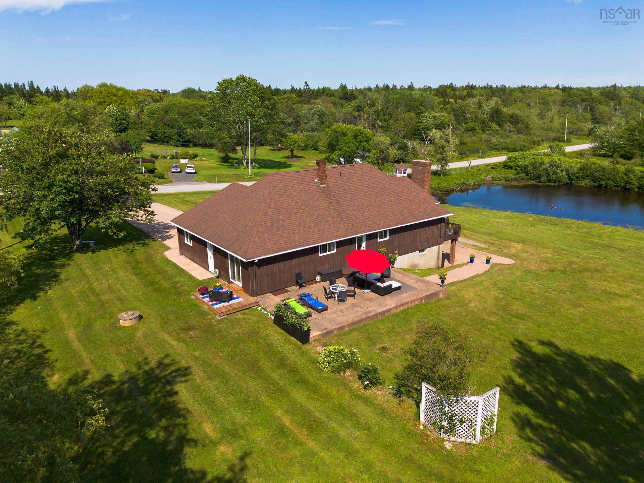 $698,000.00: 1518 Patrice Road, Concession