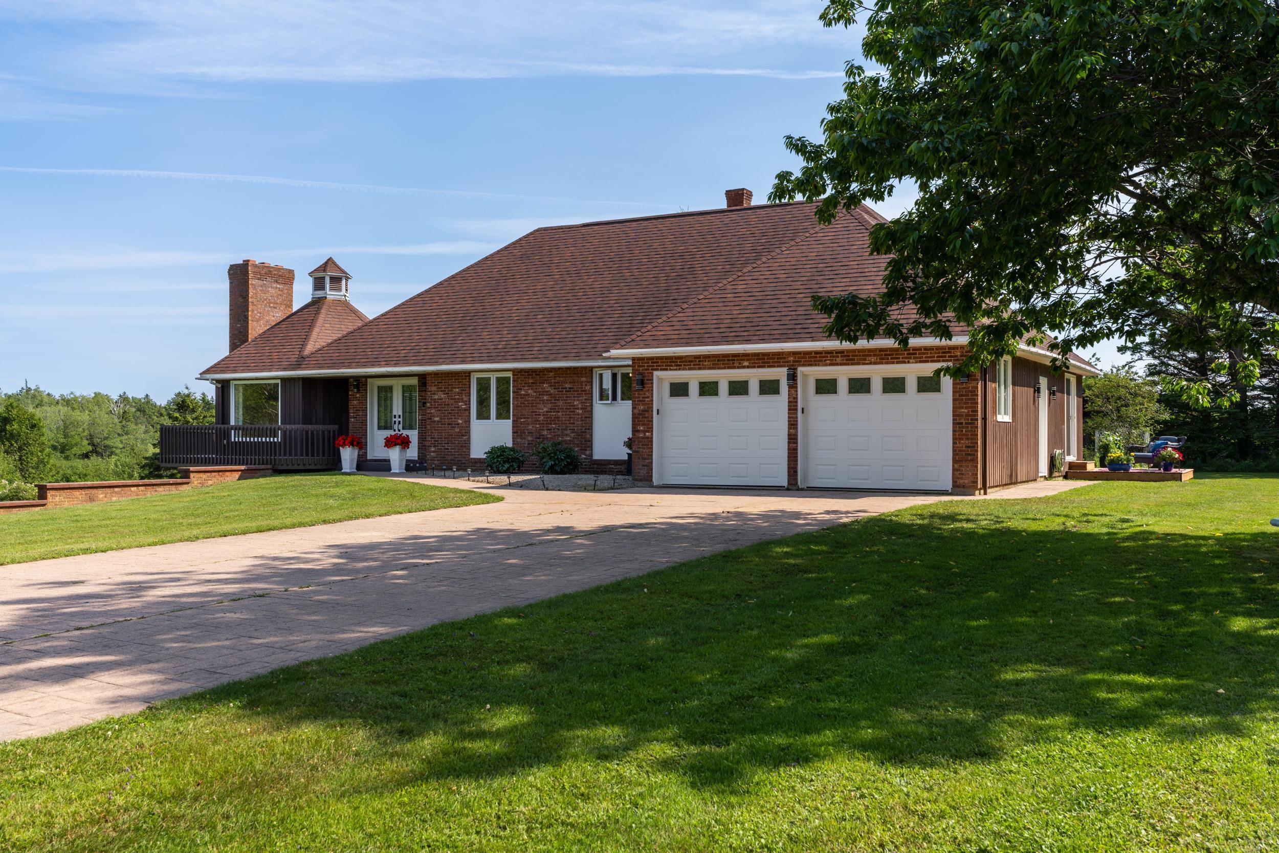 $698,000.00: 1518 Patrice Road, Concession