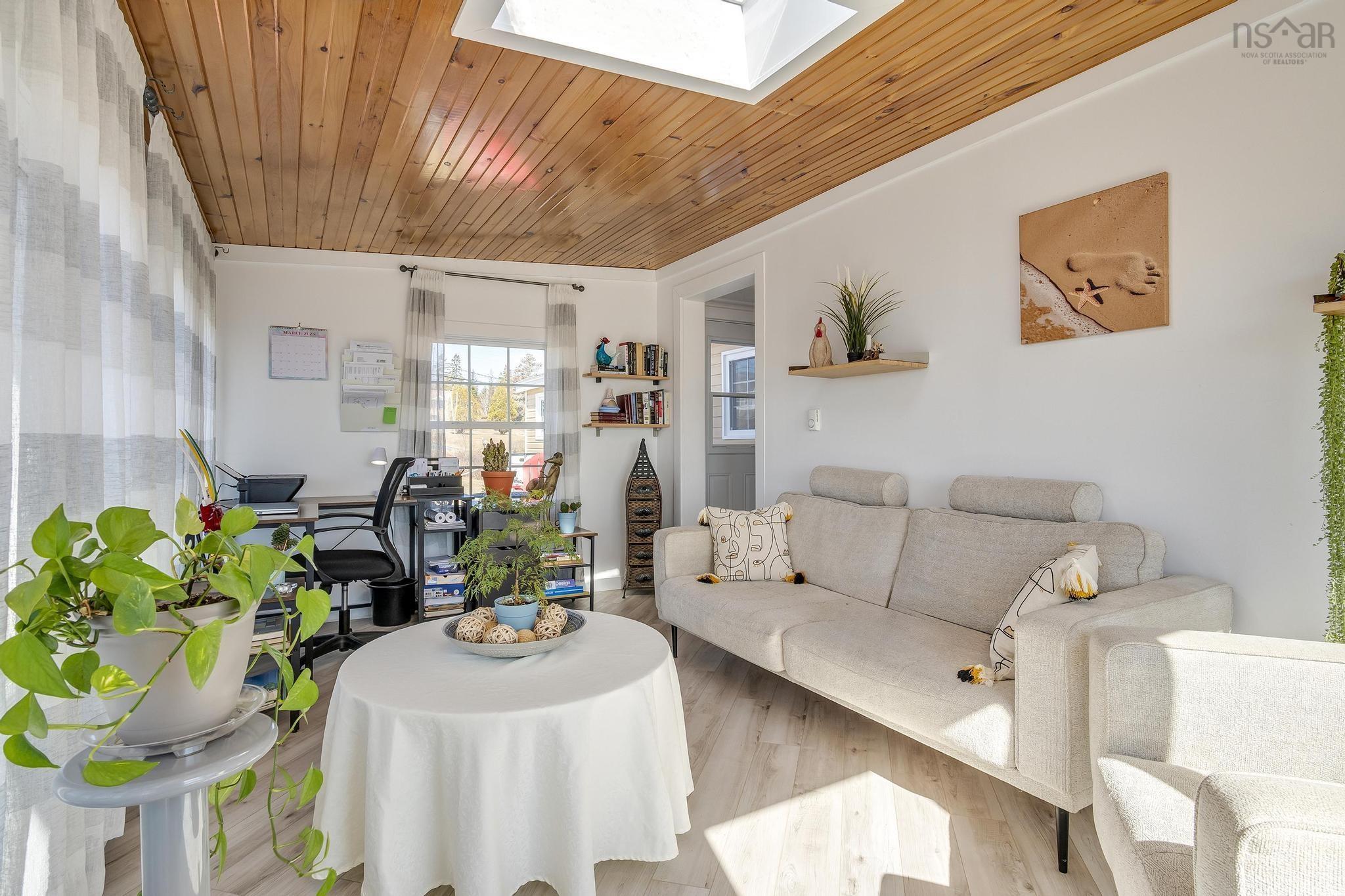 $329,500.00: 19194 Highway 7 Highway, Spry Harbour