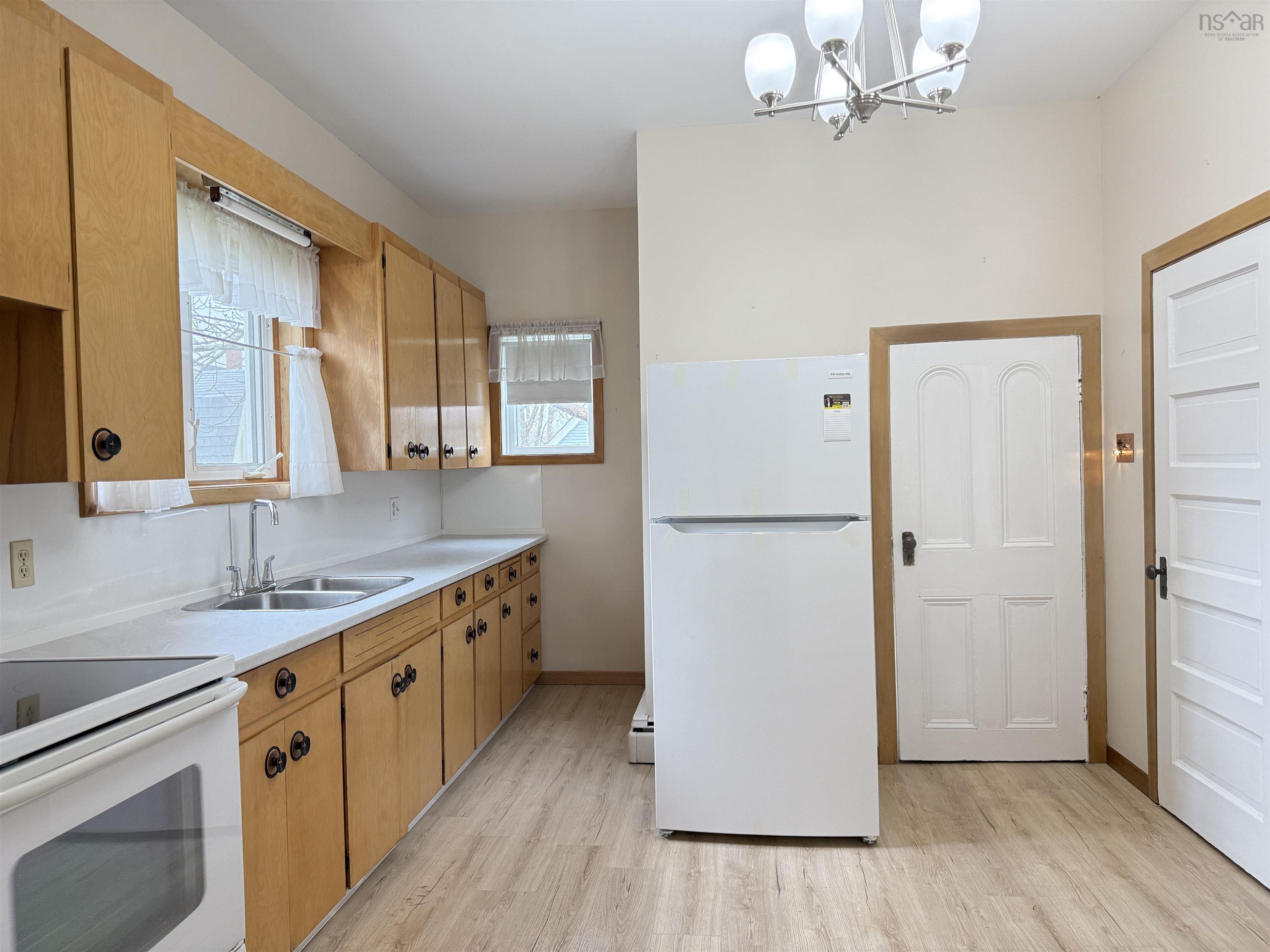 $250,000.00: 411 Nelson Street, New Glasgow