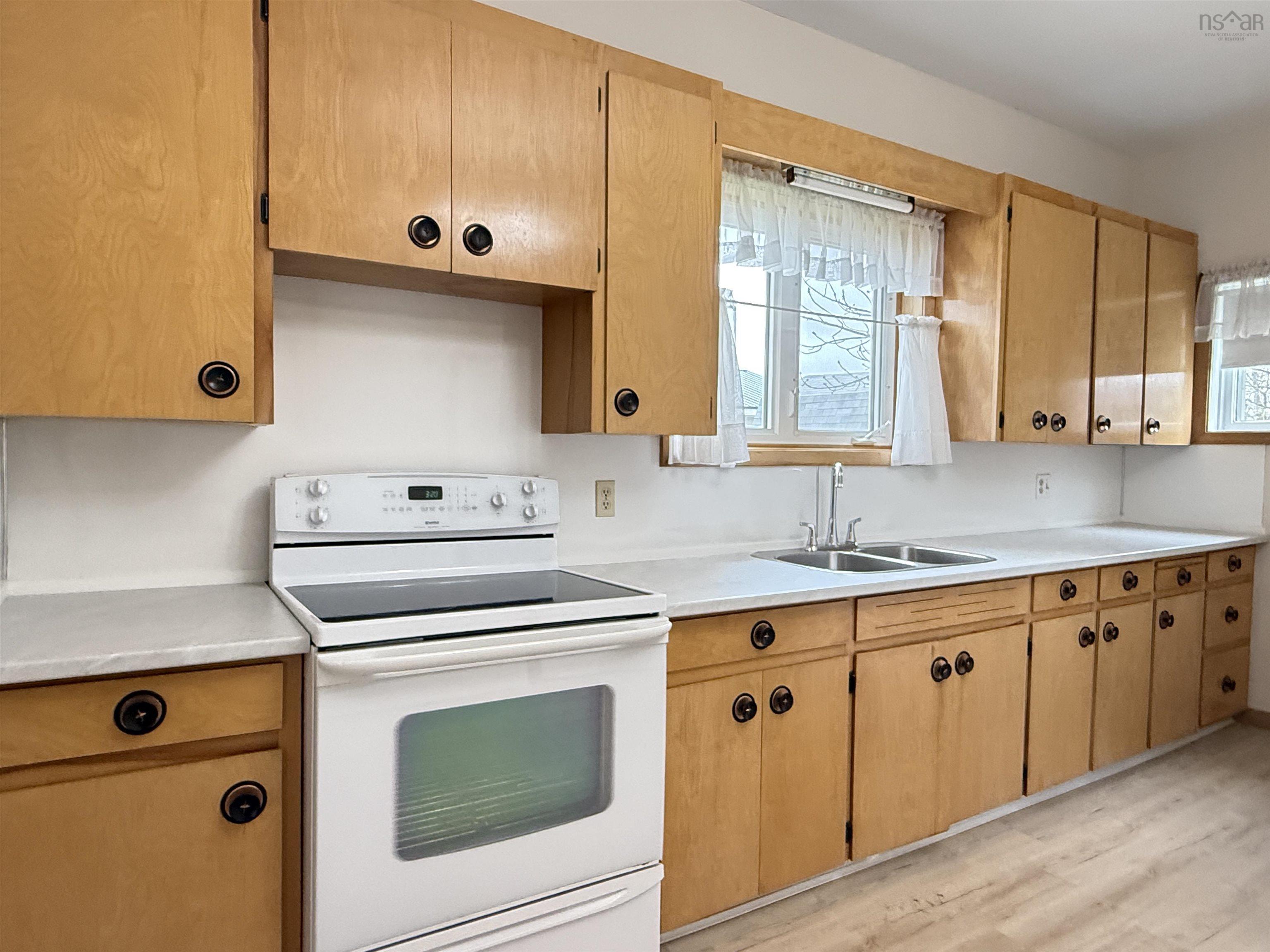 $250,000.00: 411 Nelson Street, New Glasgow