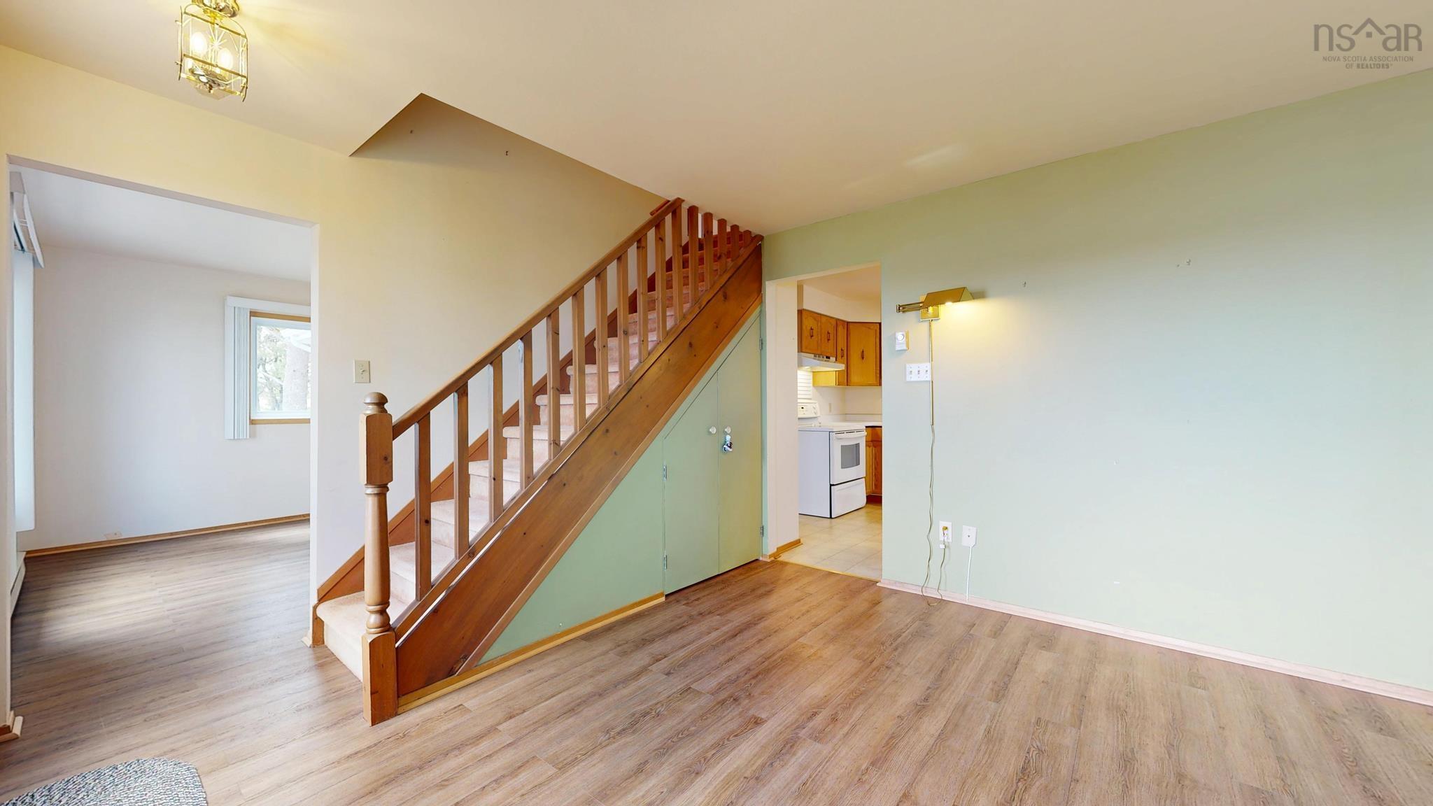 $599,000.00: 45 Little Vaughan Lake Road, Western Shore