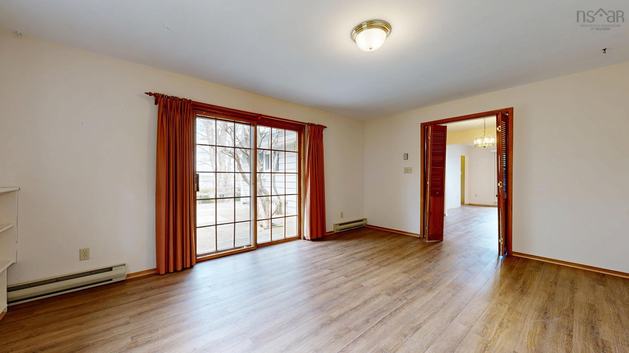 $599,000.00: 45 Little Vaughan Lake Road, Western Shore