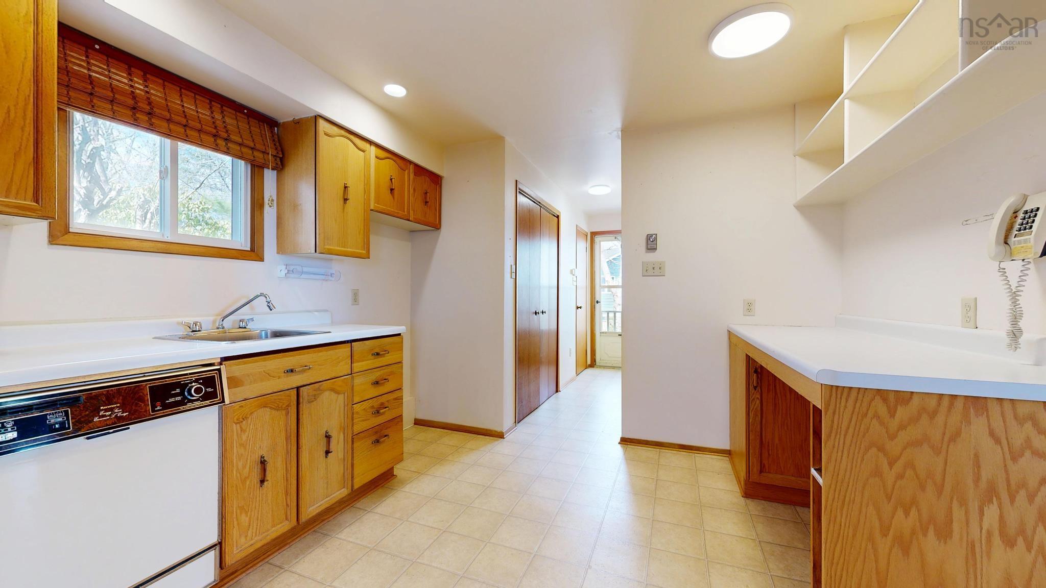 $599,000.00: 45 Little Vaughan Lake Road, Western Shore