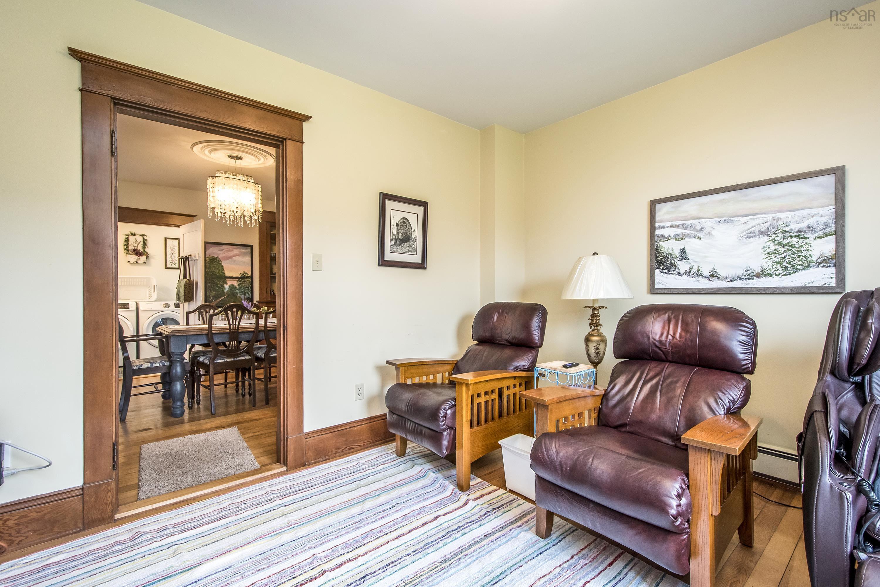 $569,900.00: 1640 Highway 332, First South