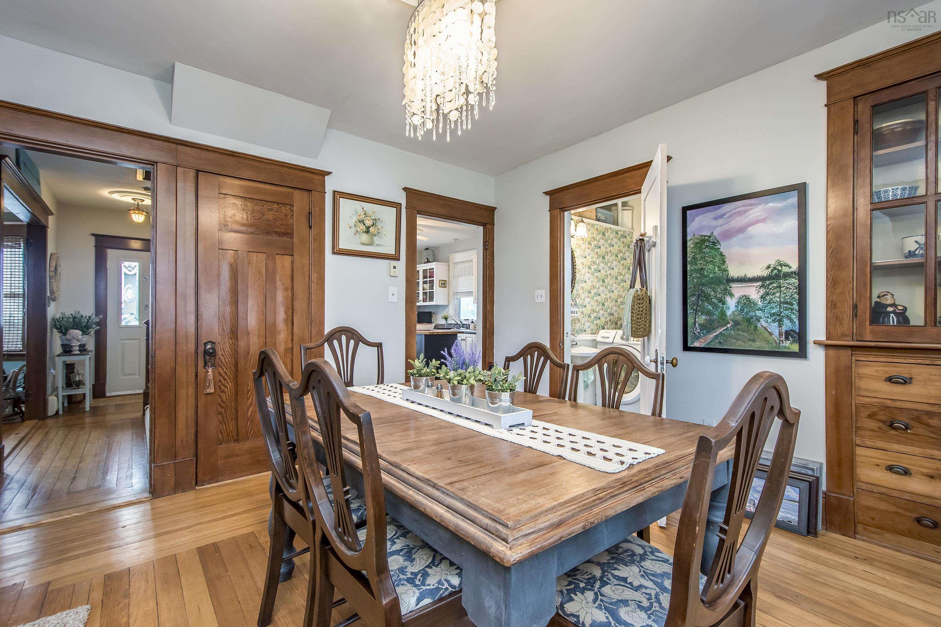 $569,900.00: 1640 Highway 332, First South