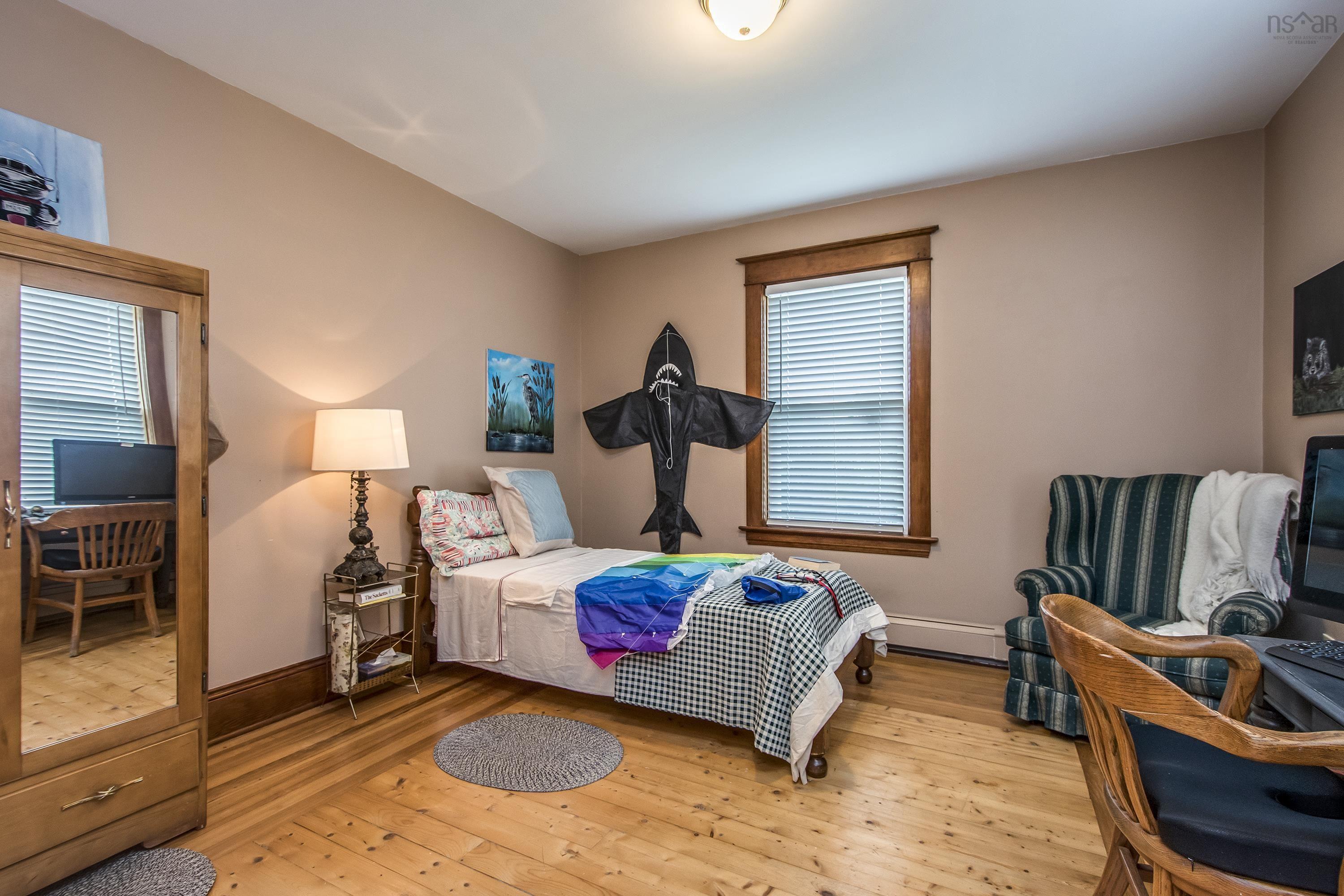 $569,900.00: 1640 Highway 332, First South