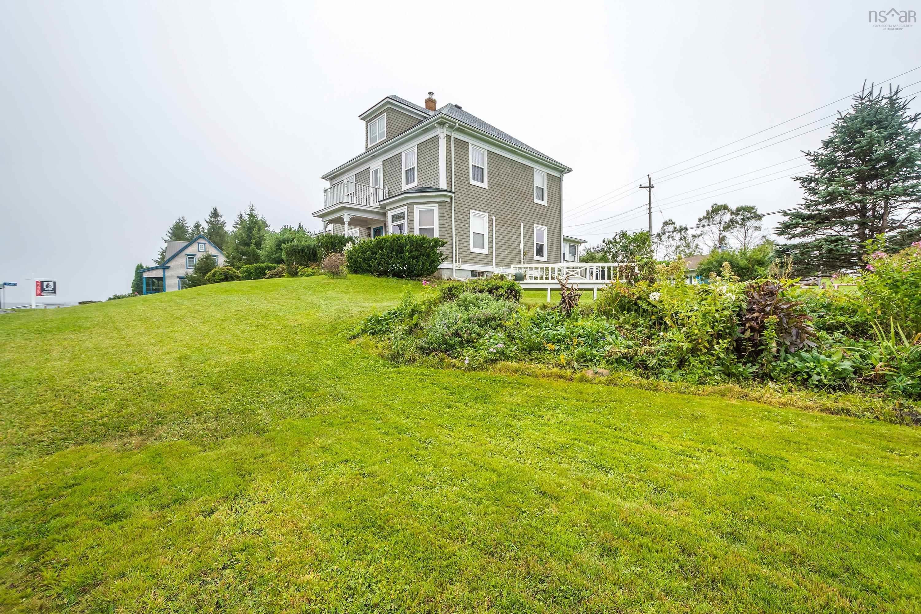 $569,900.00: 1640 Highway 332, First South