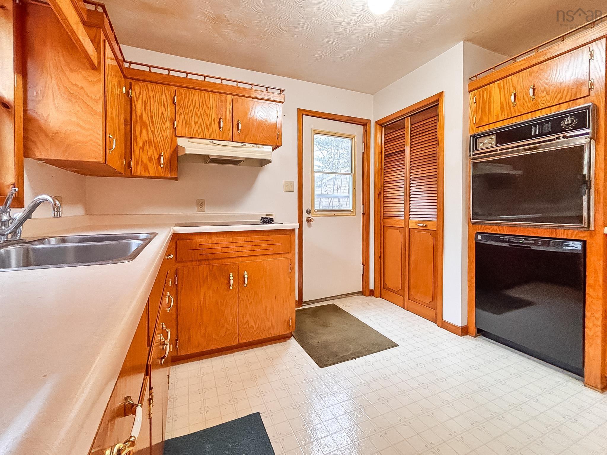 $339,900.00: 110 Bluenose Avenue, Pleasantville