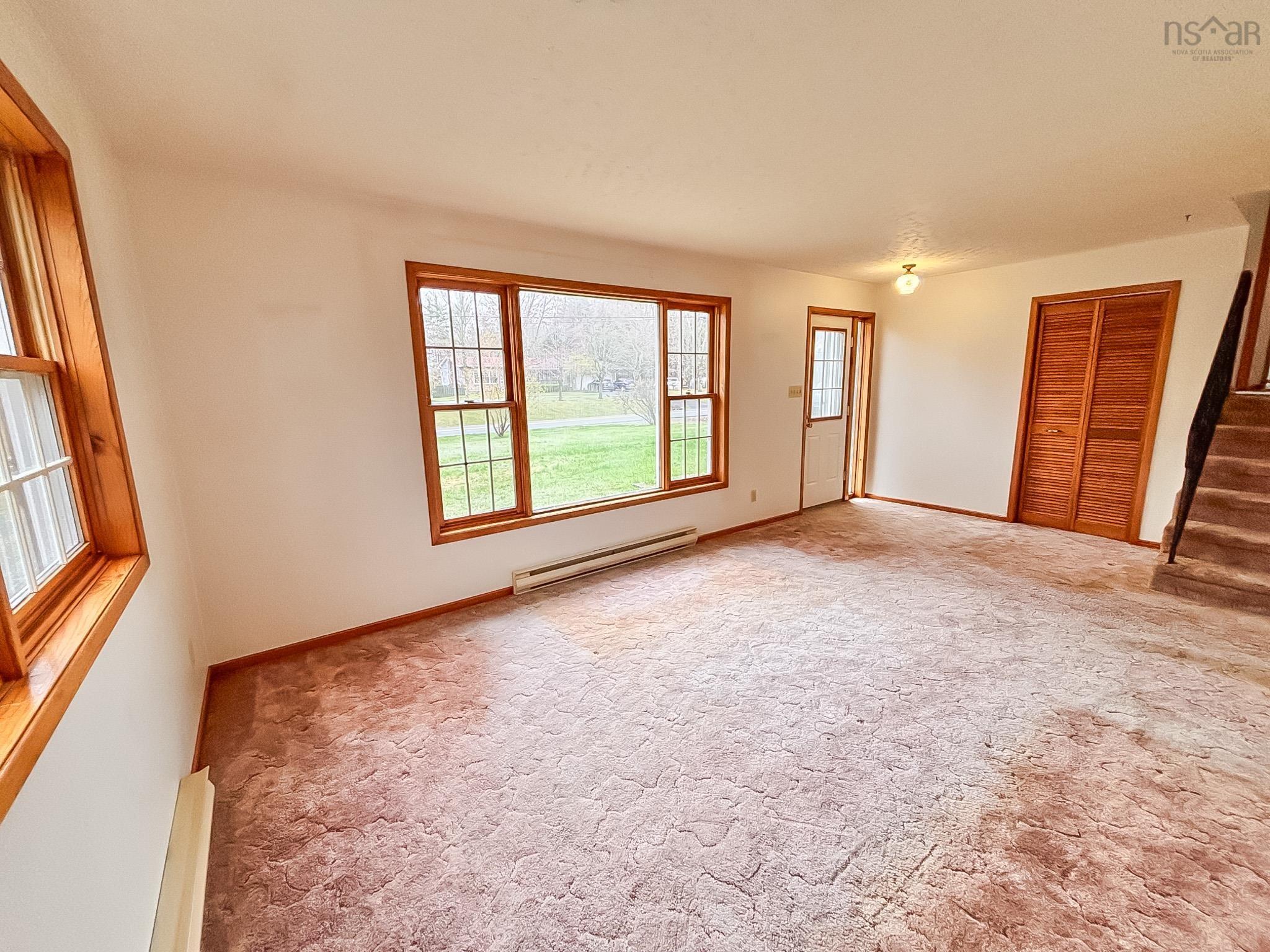 $339,900.00: 110 Bluenose Avenue, Pleasantville