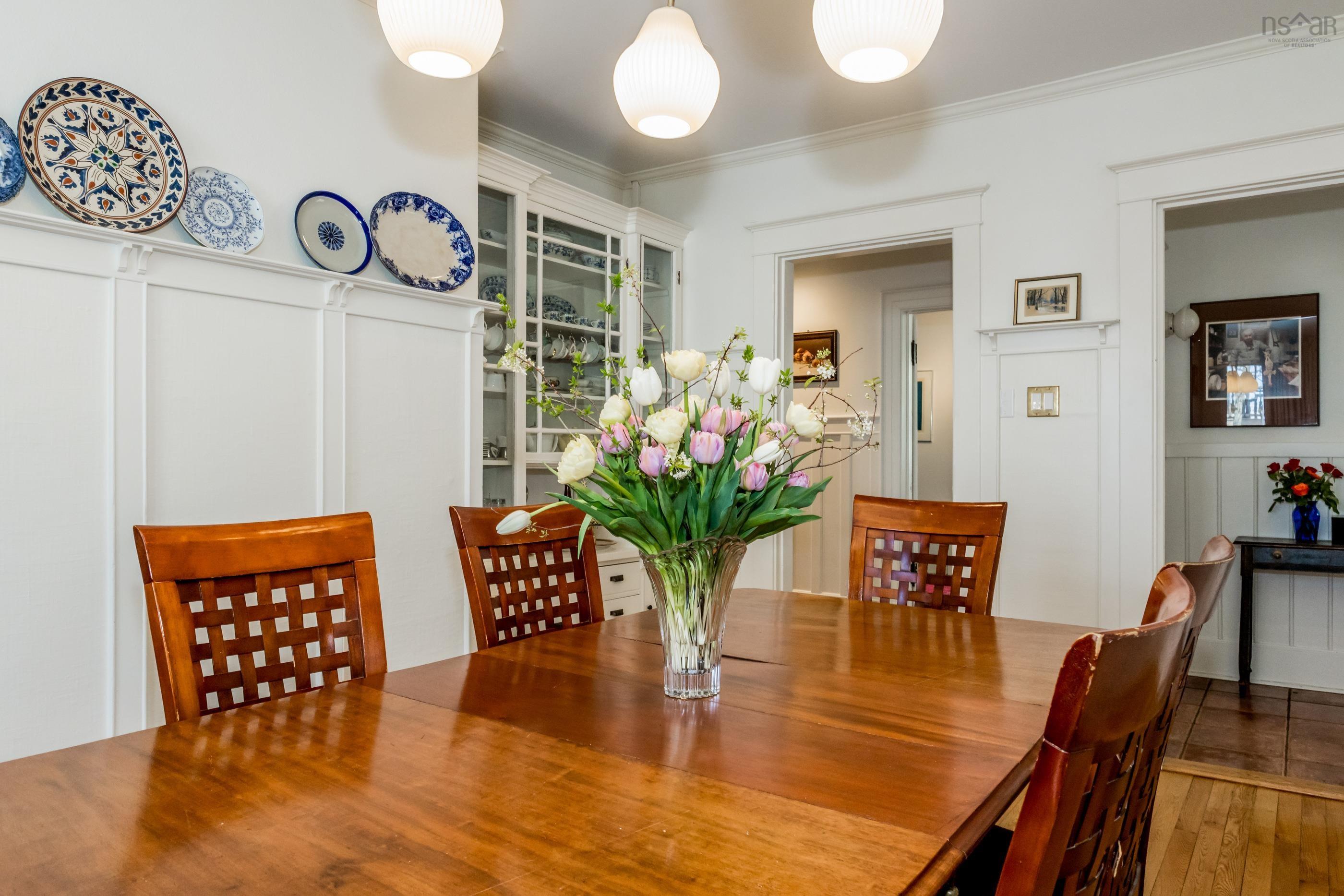 $1,085,000.00: 12 Linden Avenue, Wolfville