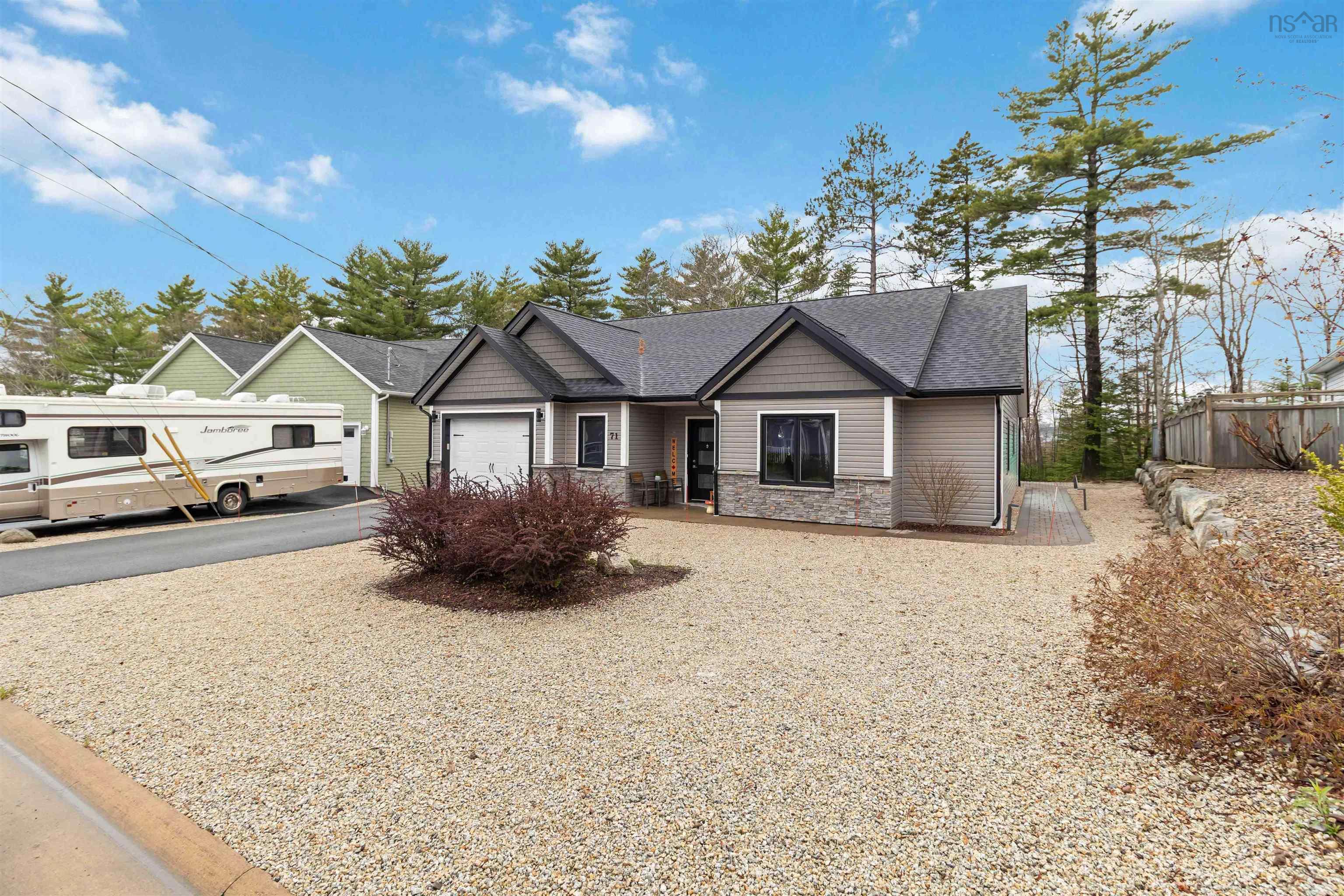 $579,900.00: 71 Acorn Drive, Bridgewater