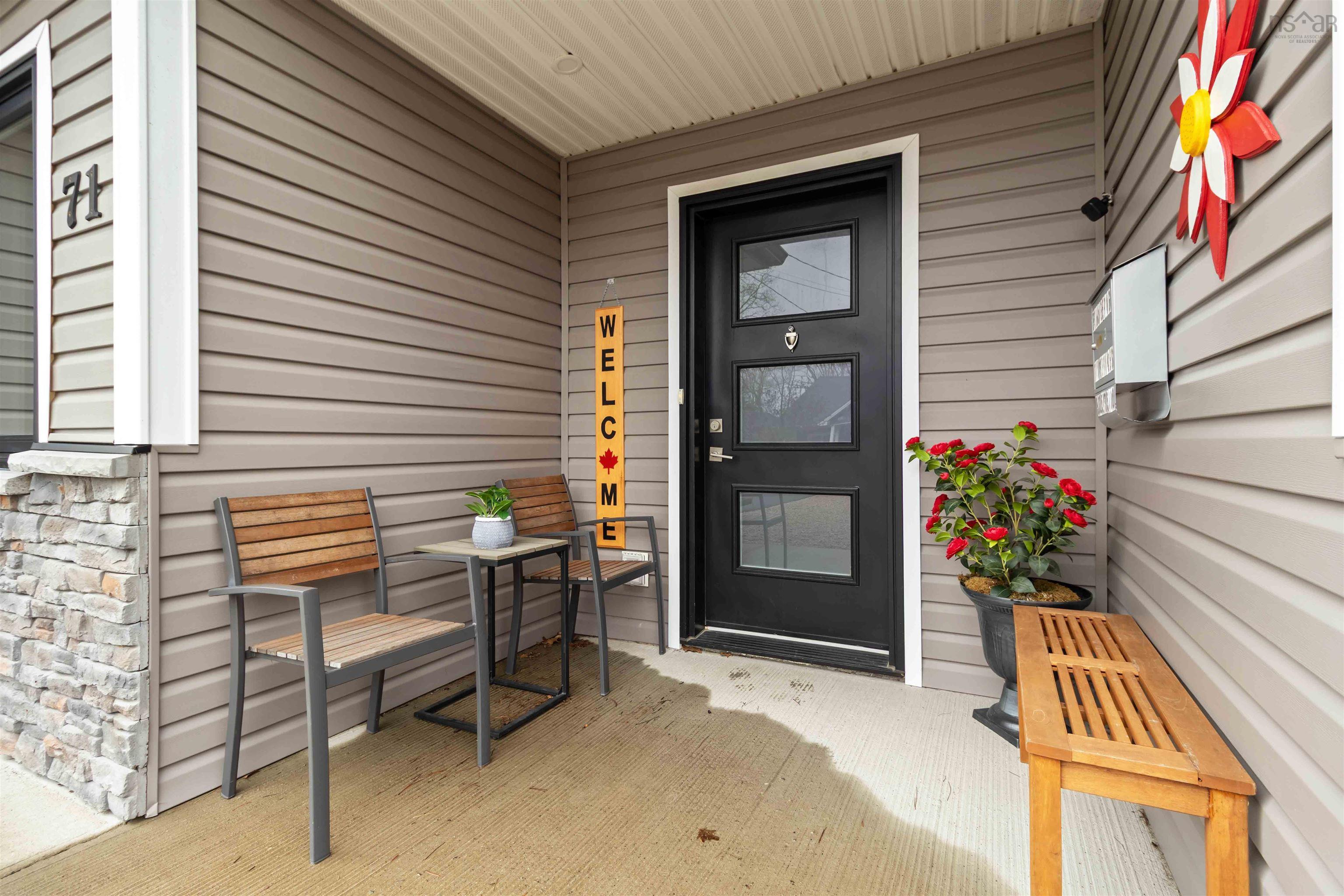 $579,900.00: 71 Acorn Drive, Bridgewater