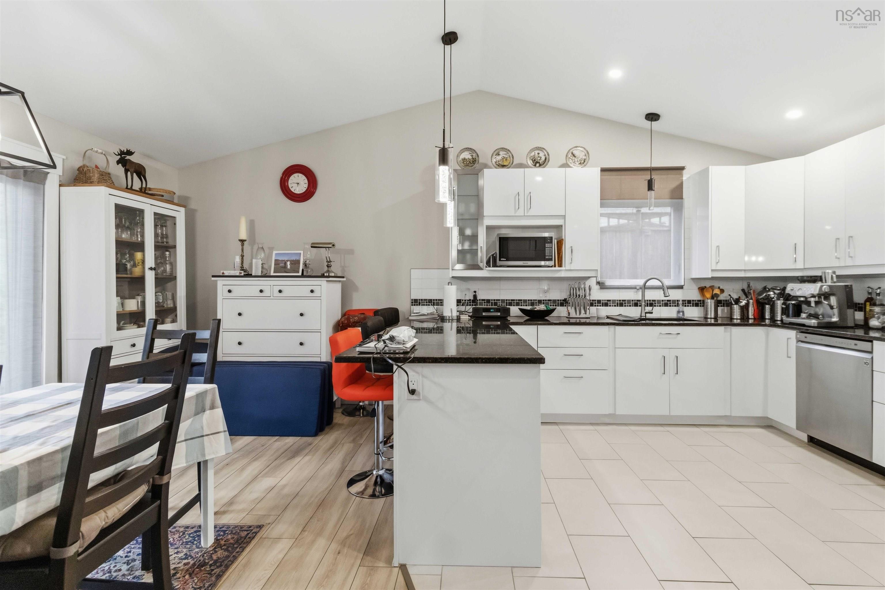 $579,900.00: 71 Acorn Drive, Bridgewater