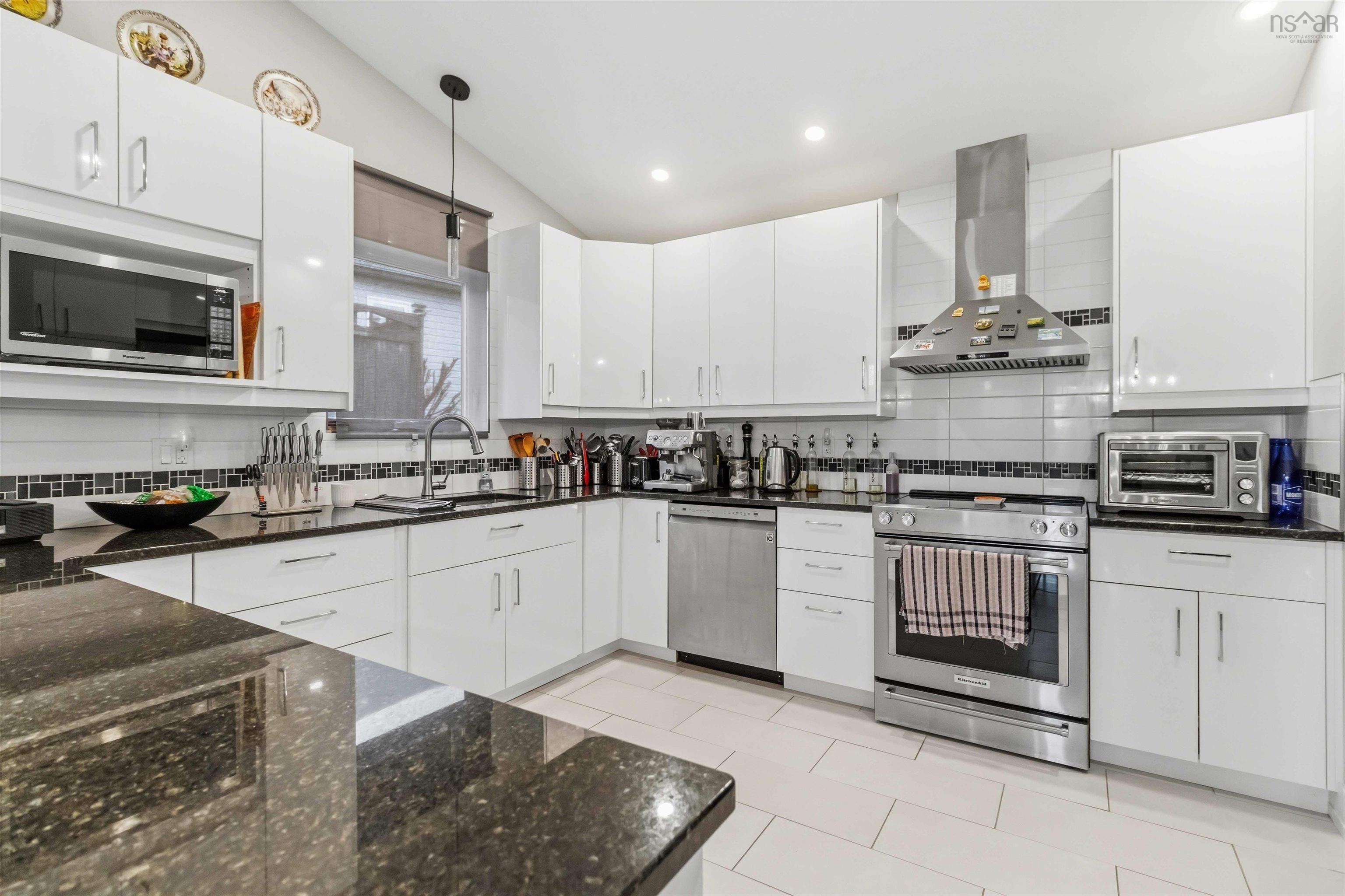$579,900.00: 71 Acorn Drive, Bridgewater